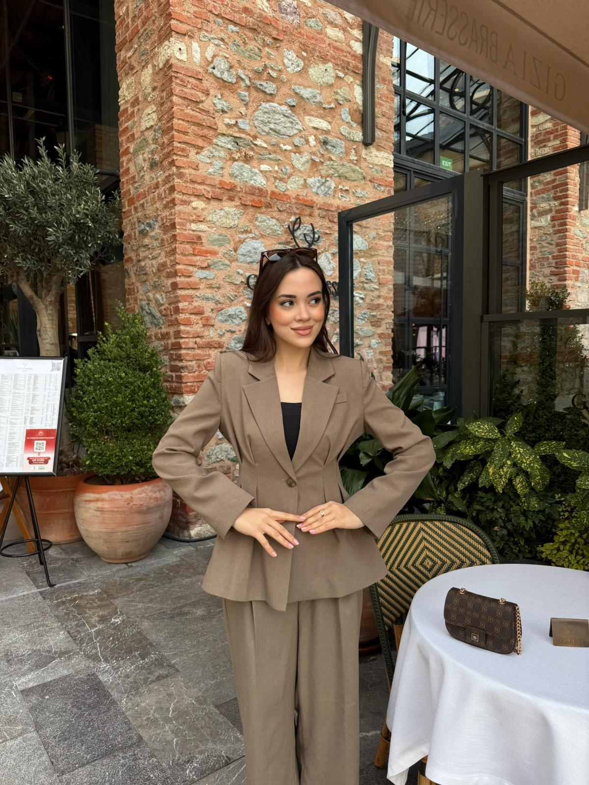 Bel Bağlamalı Ceket Takım