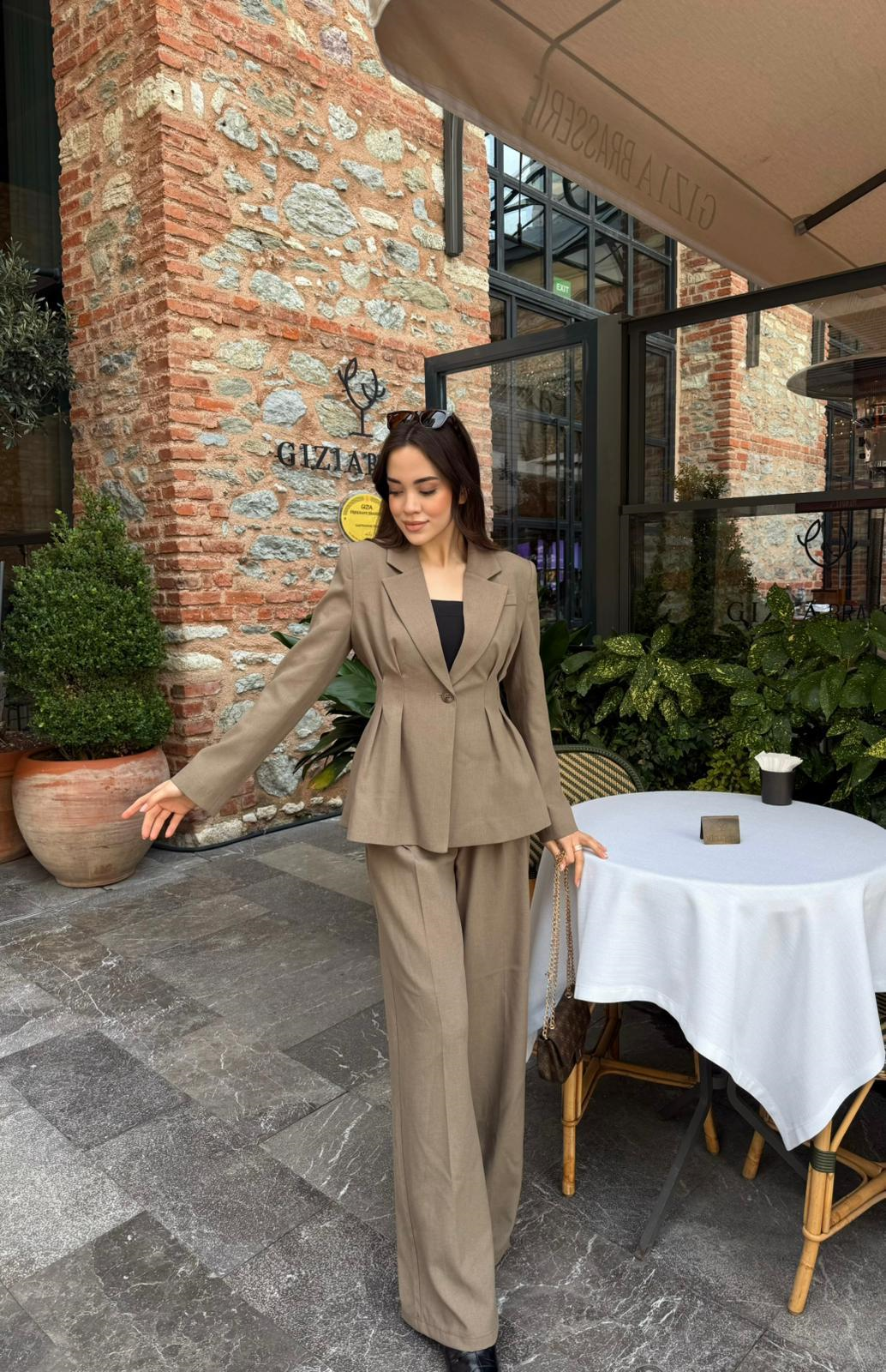 Bel Bağlamalı Ceket Takım