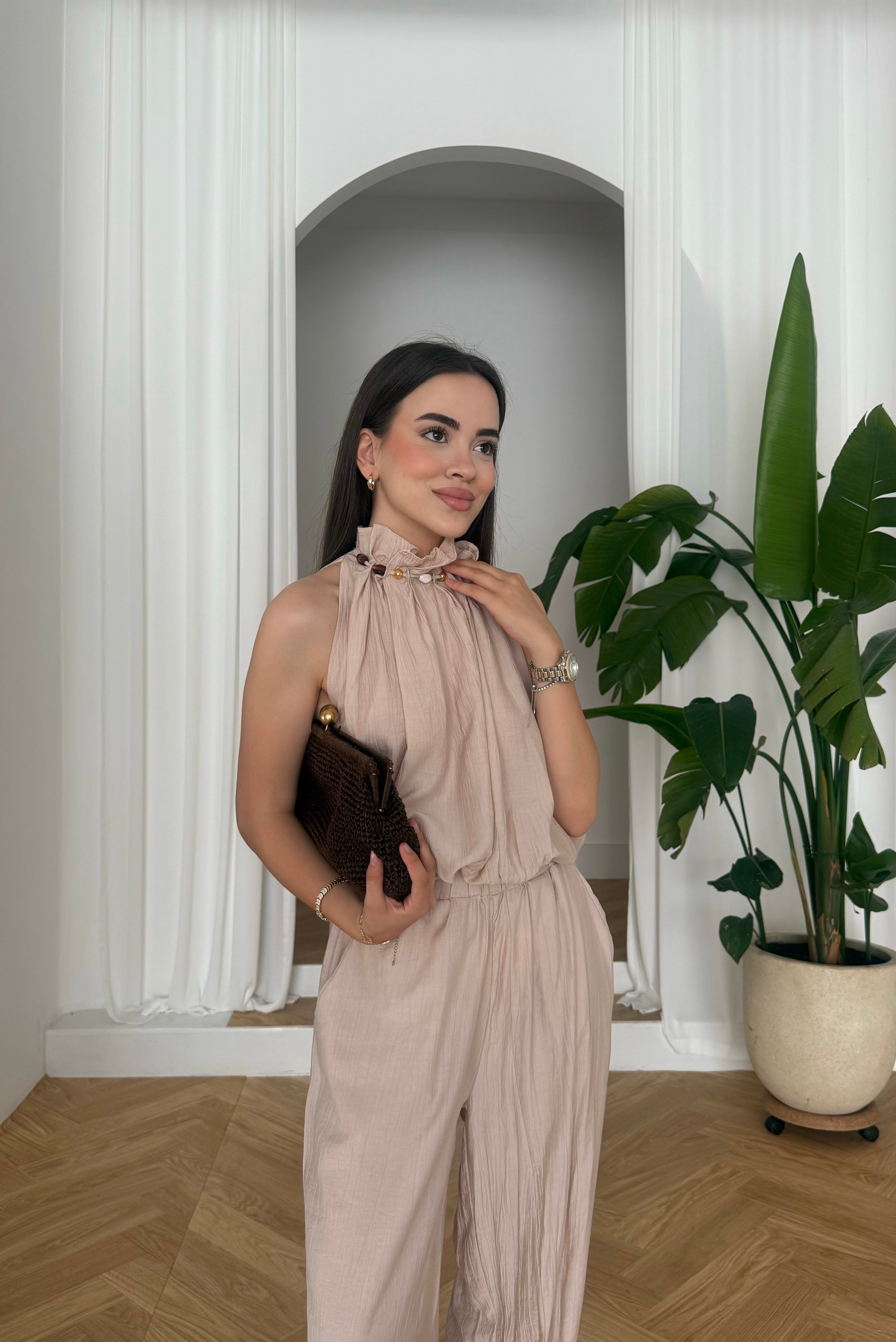 Boncuk Detay Halter Yaka Takım