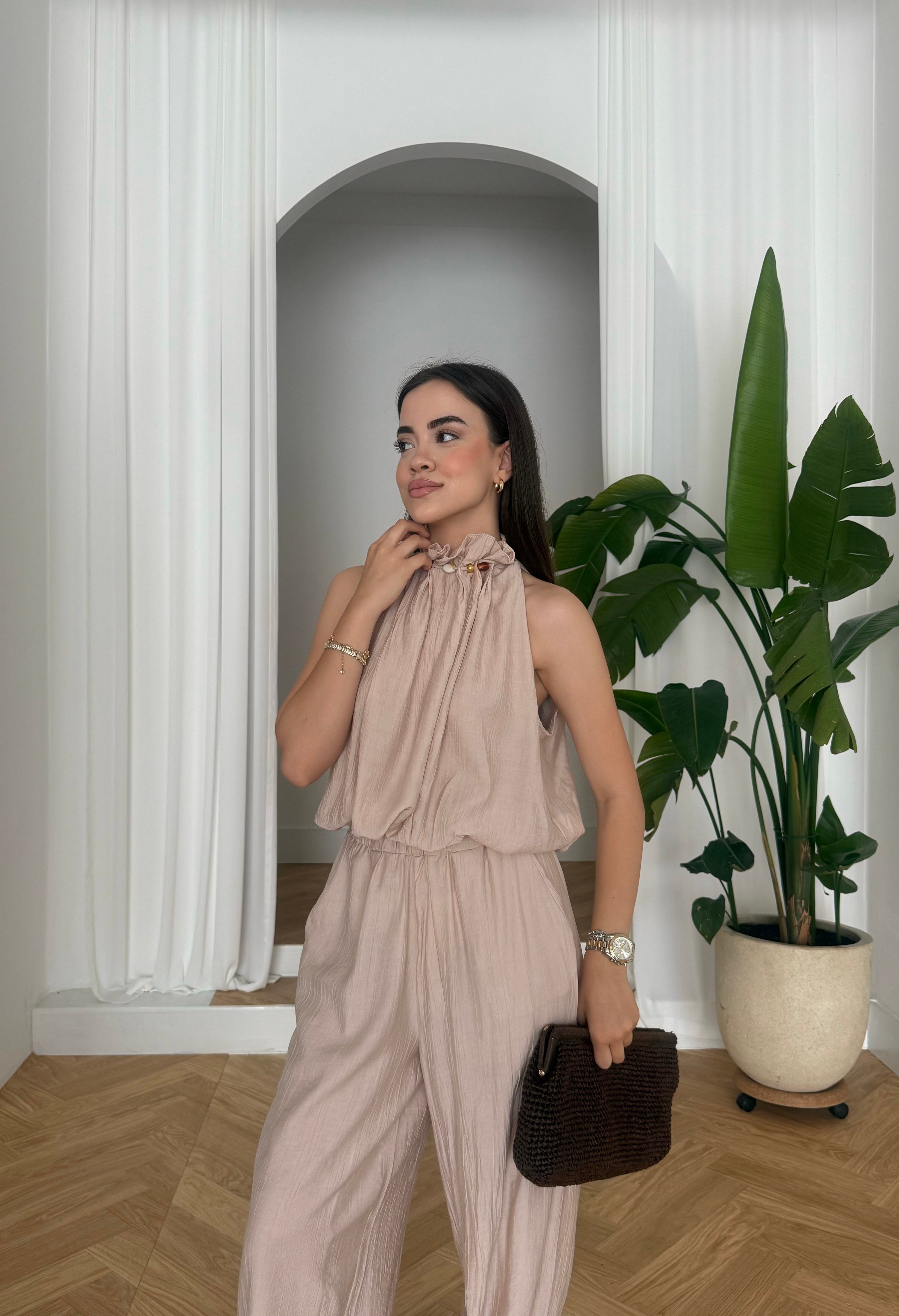 Boncuk Detay Halter Yaka Takım