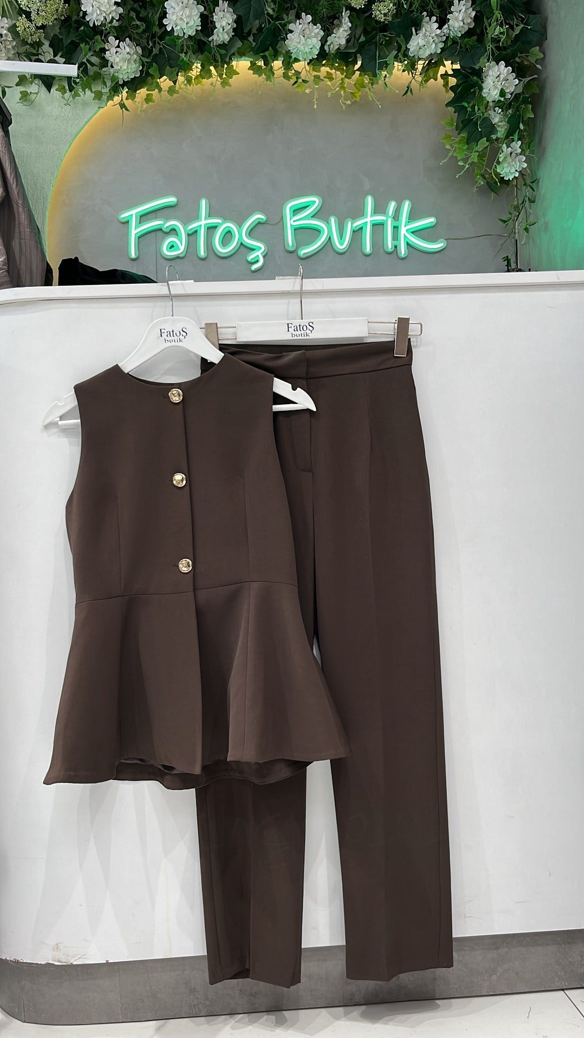 Düğme Detay Yelek Pantolon Takım