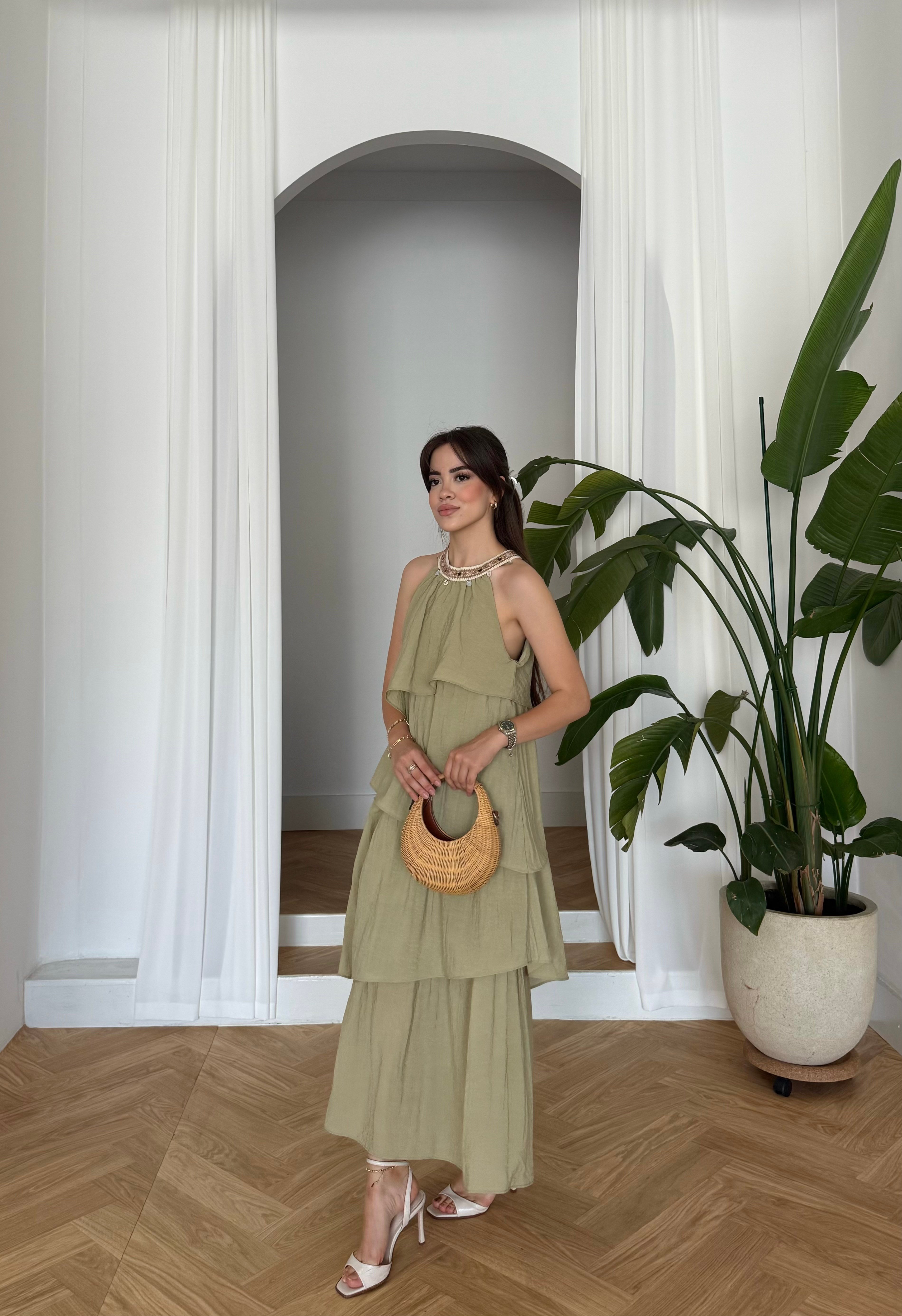 Halter Yaka Fır Fır Elbise