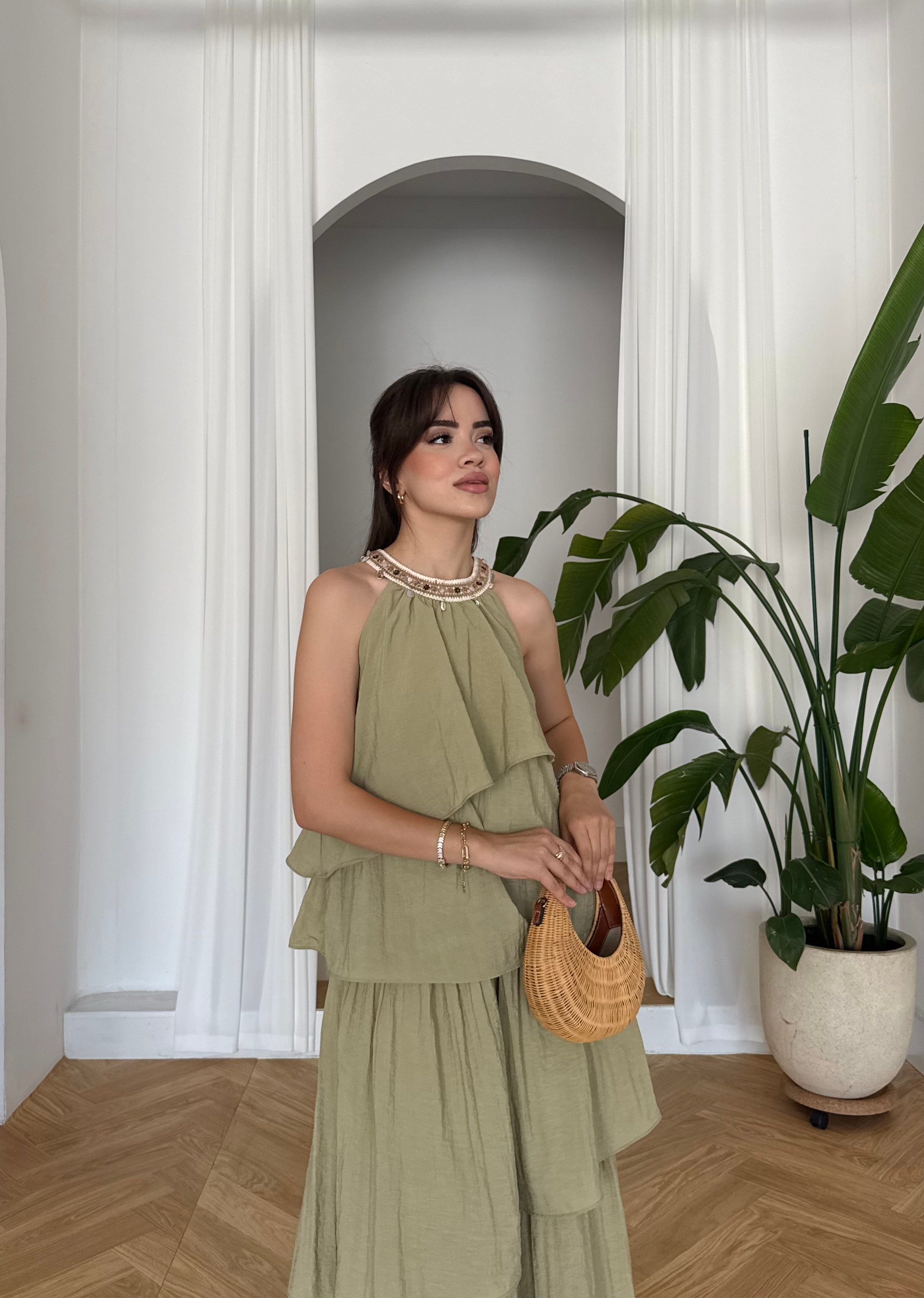Halter Yaka Fır Fır Elbise