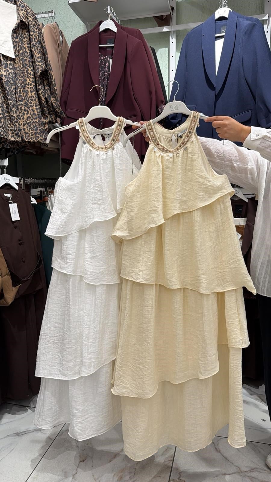 Halter Yaka Fır Fır Elbise