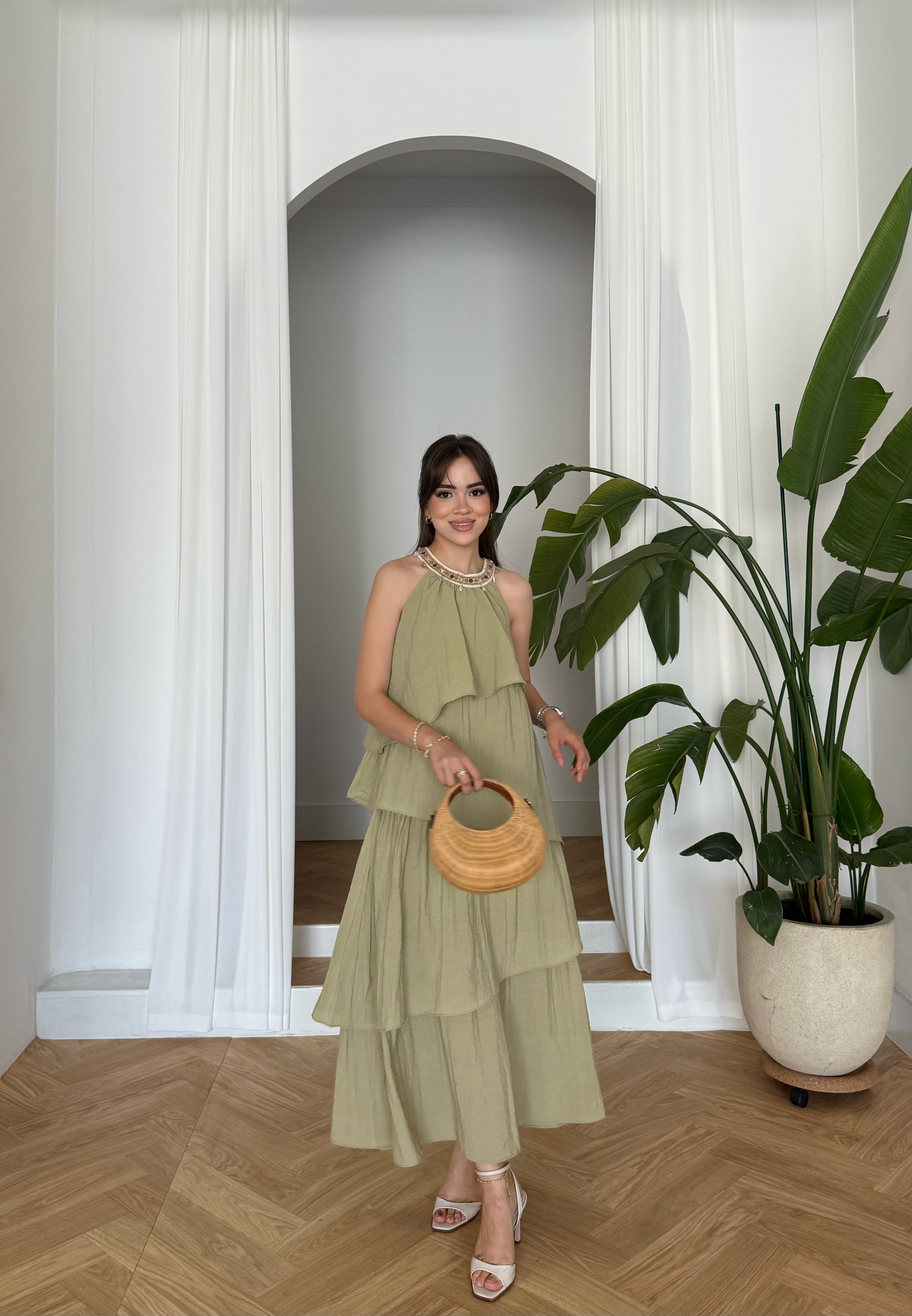 Halter Yaka Fır Fır Elbise