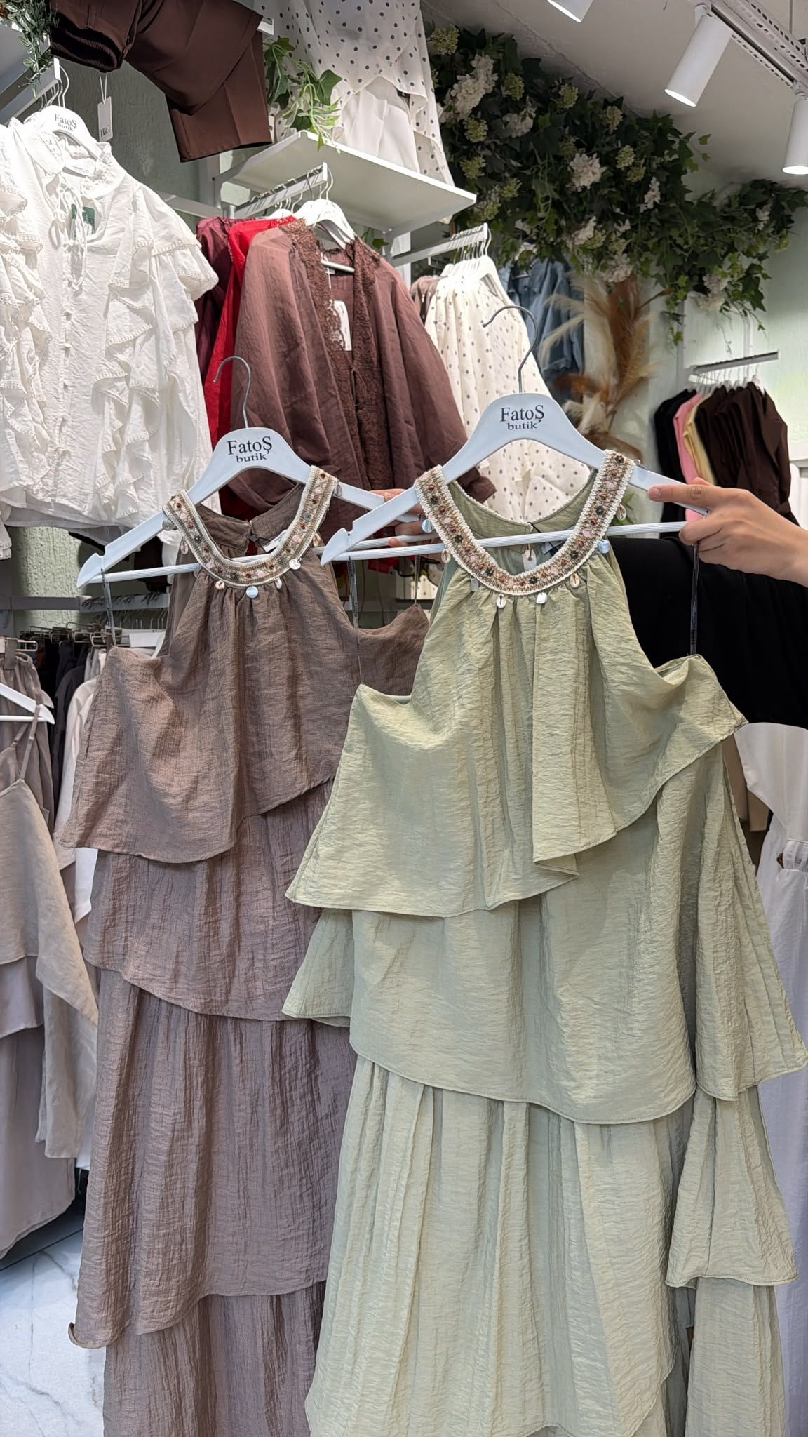 Halter Yaka Fır Fır Elbise