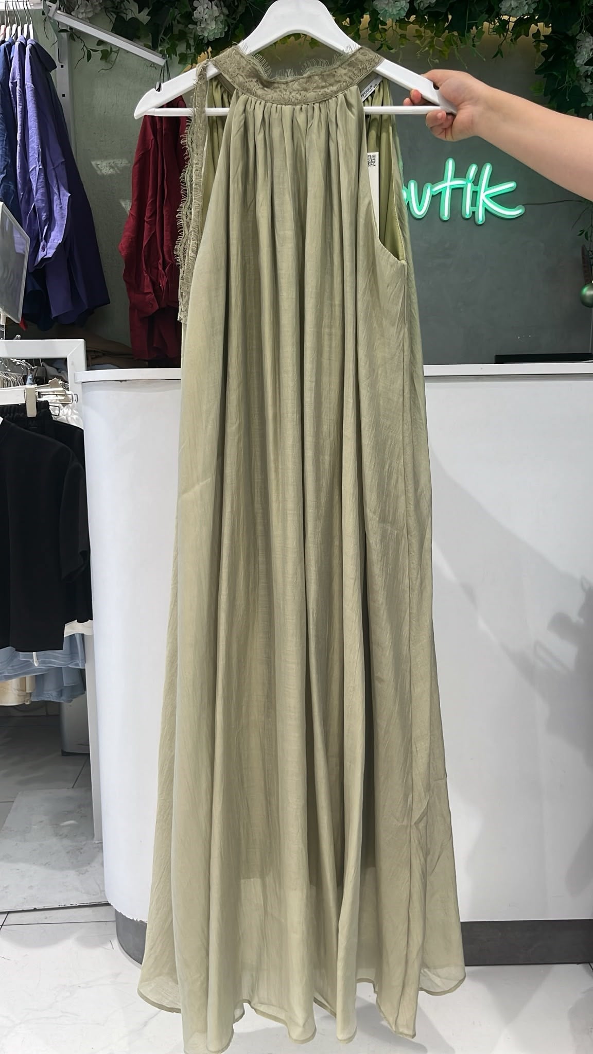 Halter Yaka Oversize Maxi Elbise