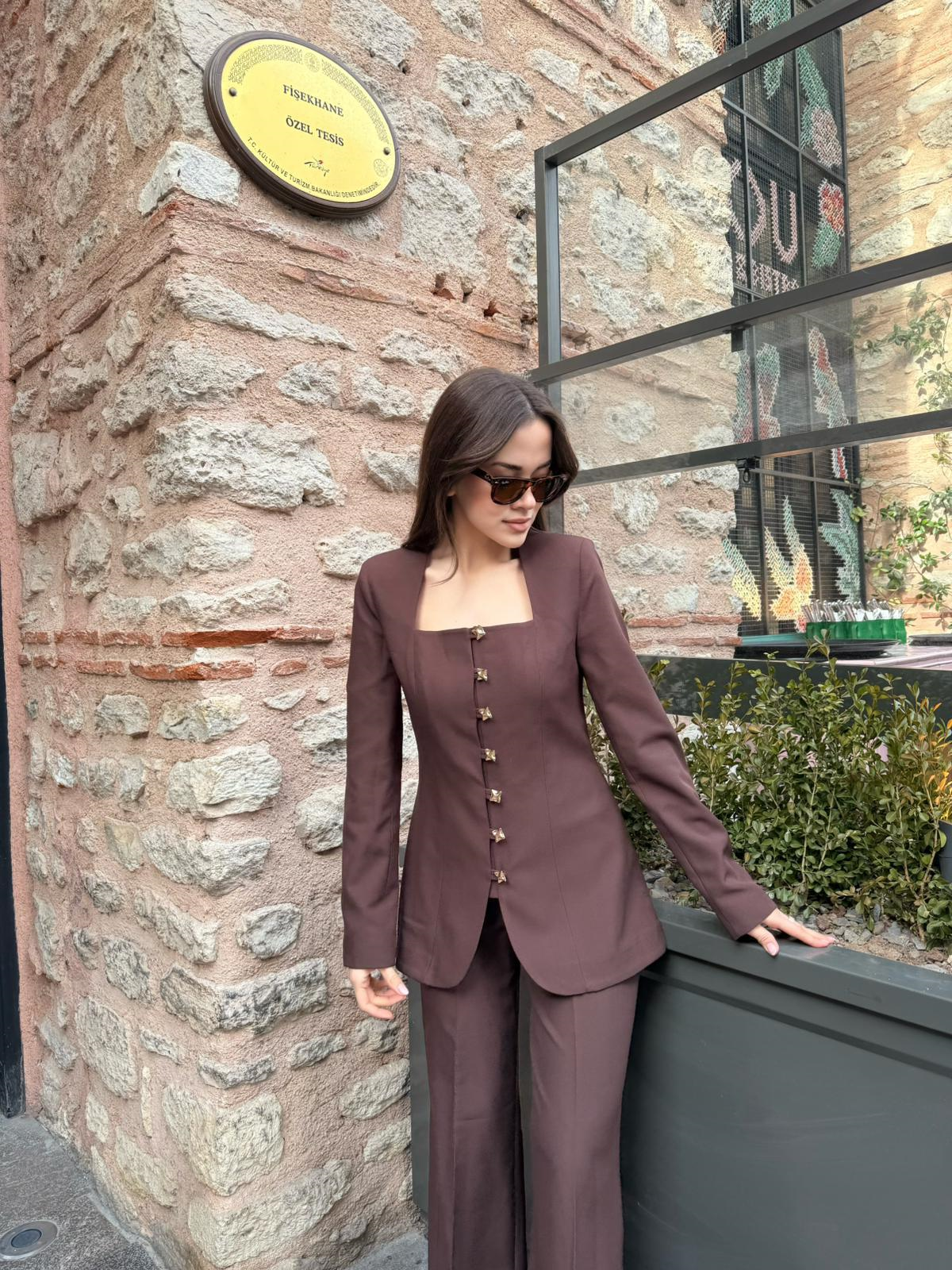 Kare Yaka Detay Ceket Takım