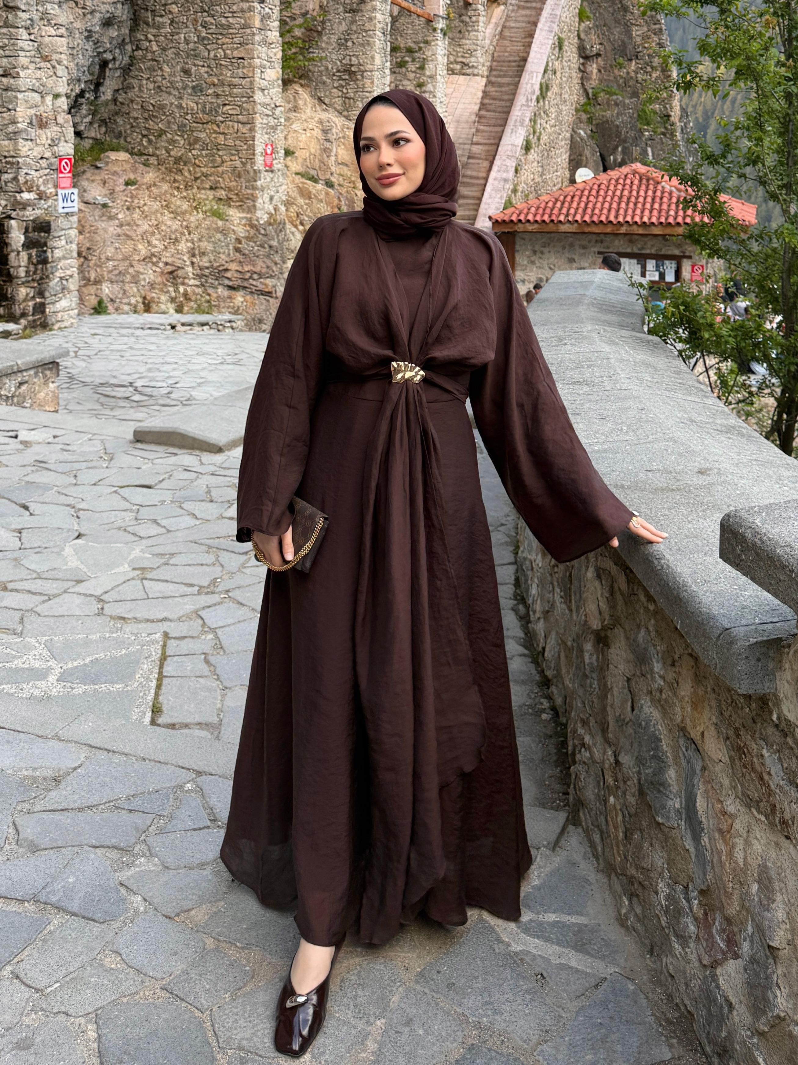 Aksesuar Detaylı Elbise Kahverengi