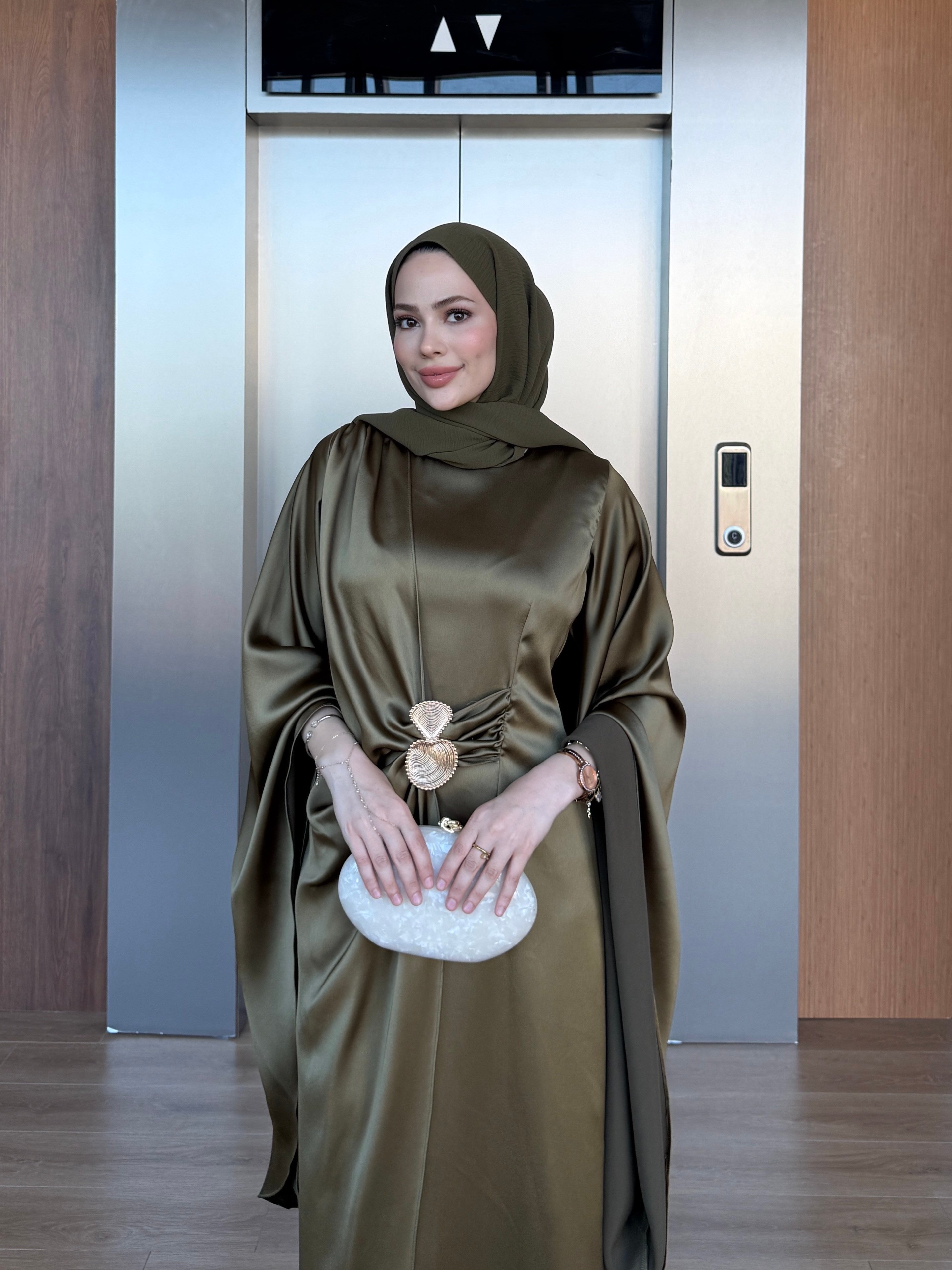 Aksesuarlı Saten Abiye Yeşil