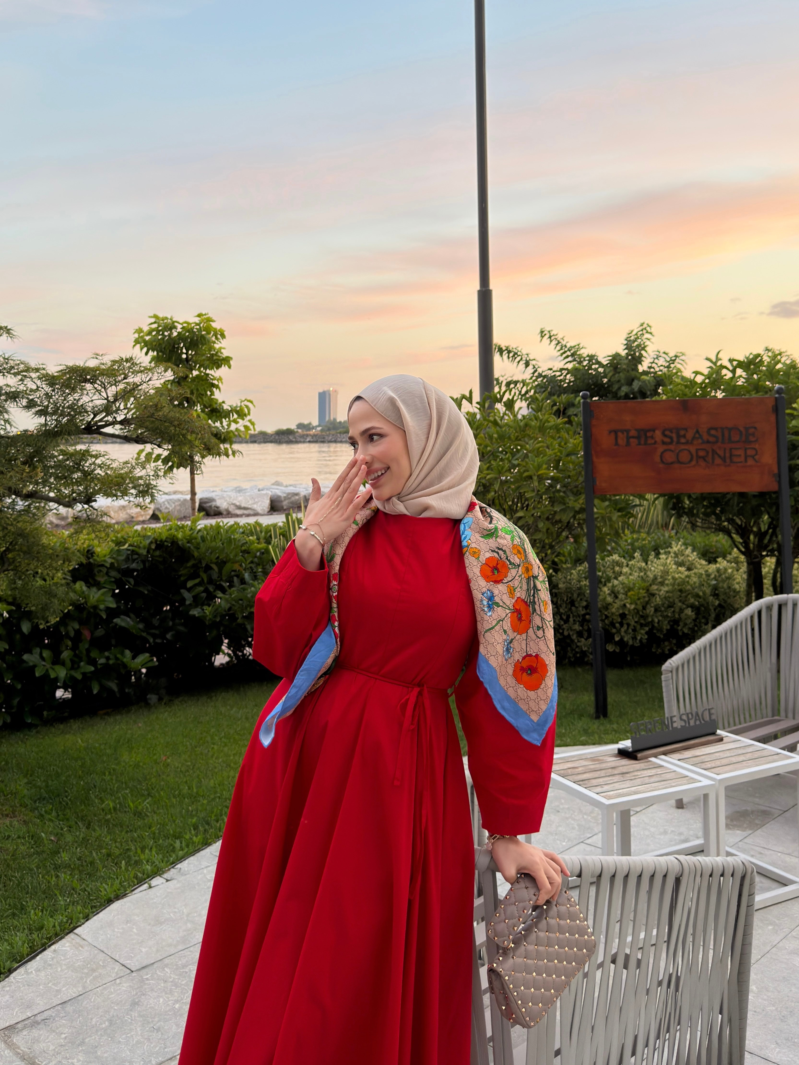 Belden Oturtmalı Kuşaklı Poplin Elbise Kırmızı