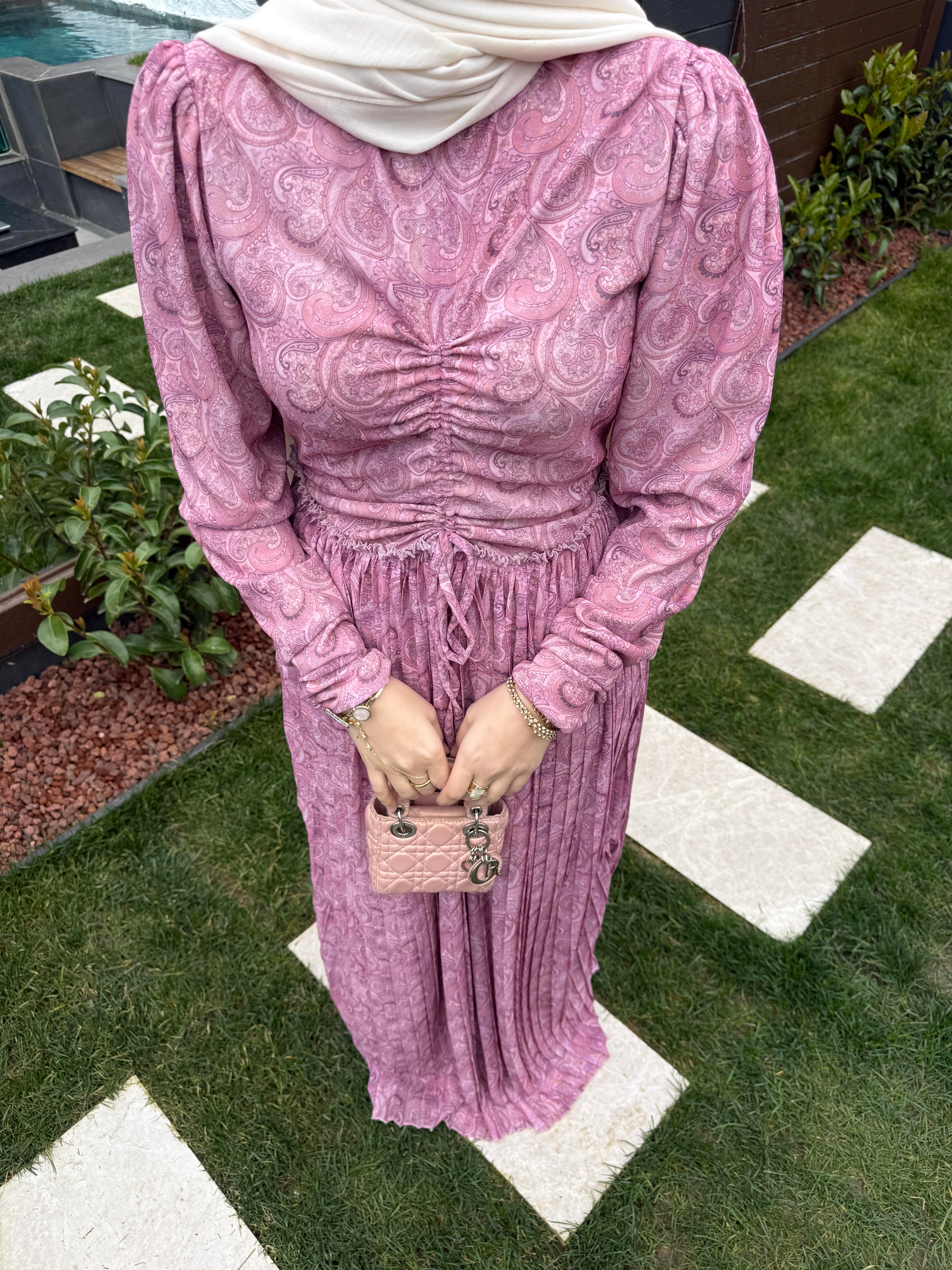 Desenli Piliseli Şifon Elbise Pembe