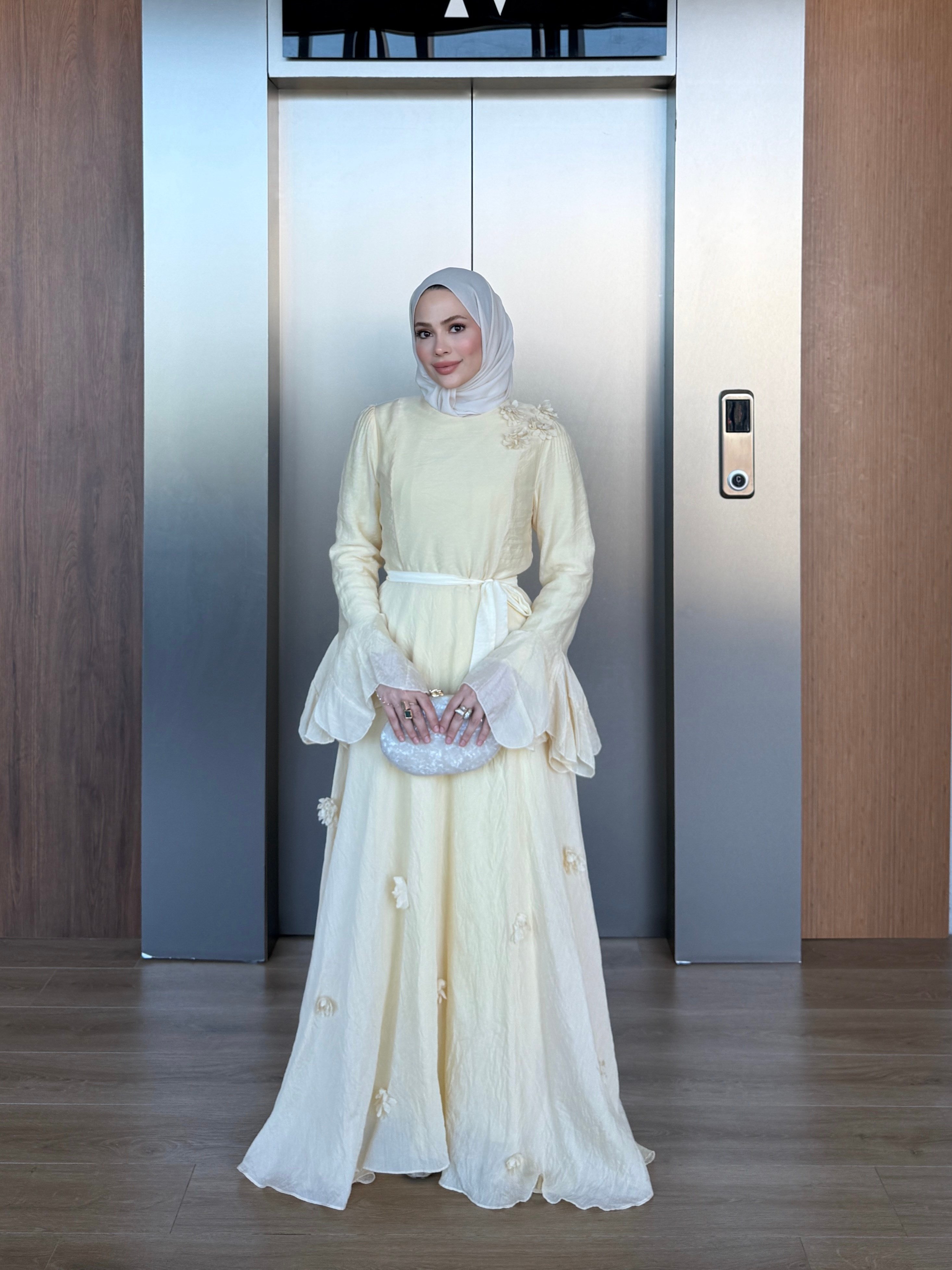 Omuzu Çiçekli Vual Elbise Sarı