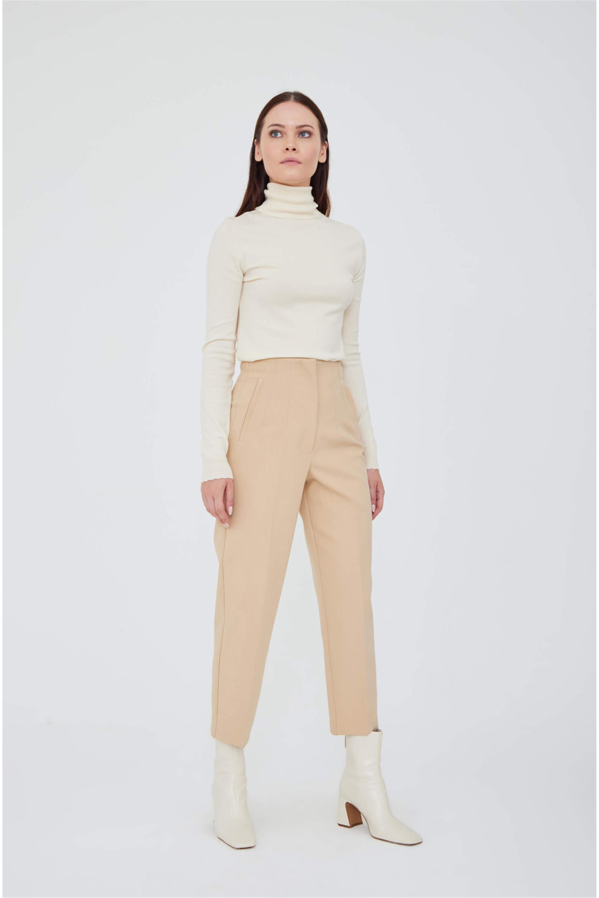 031041 - BG  DART DETAILED WRIST LENGTH PANTS