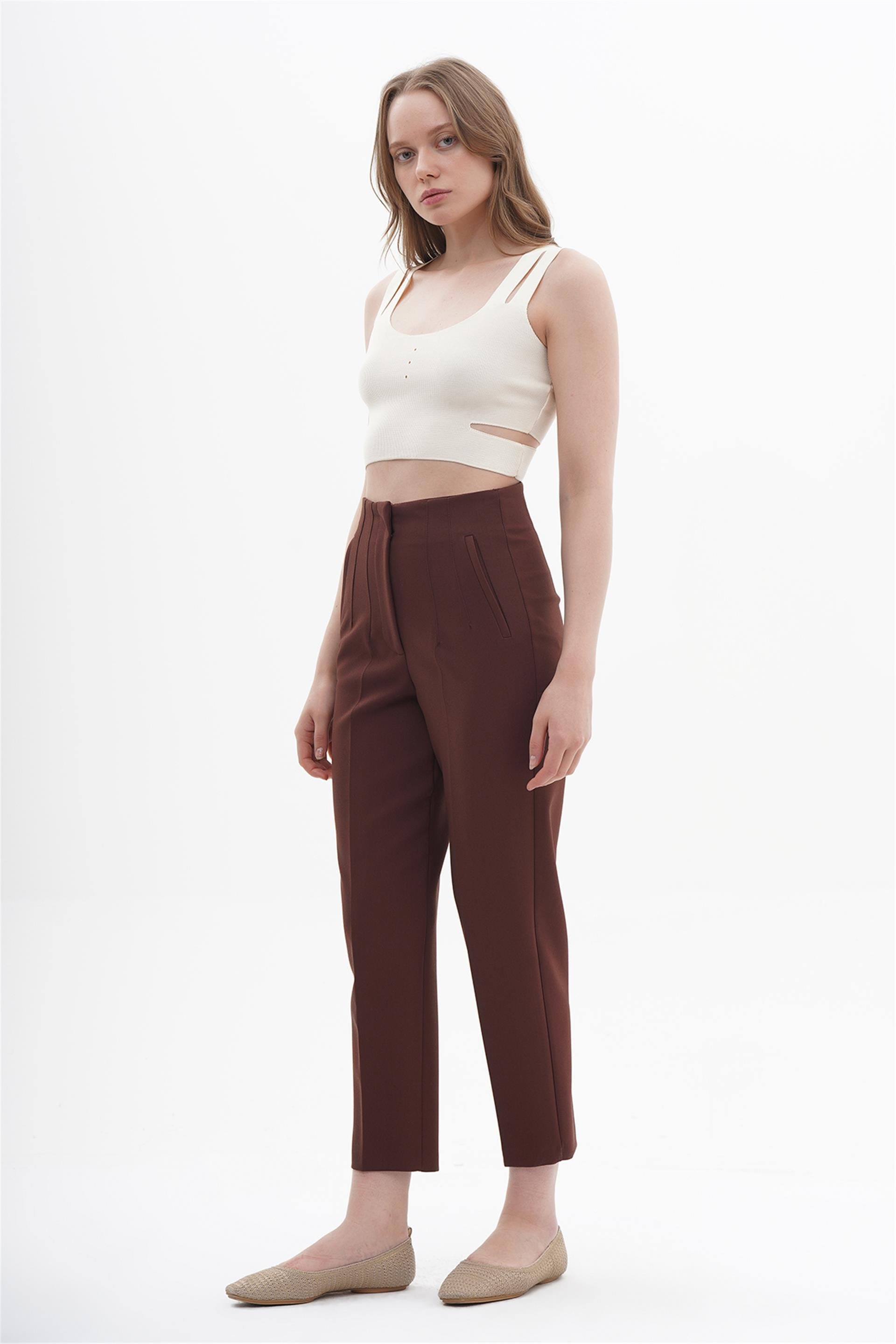 031041 - BG  DART DETAILED WRIST LENGTH PANTS