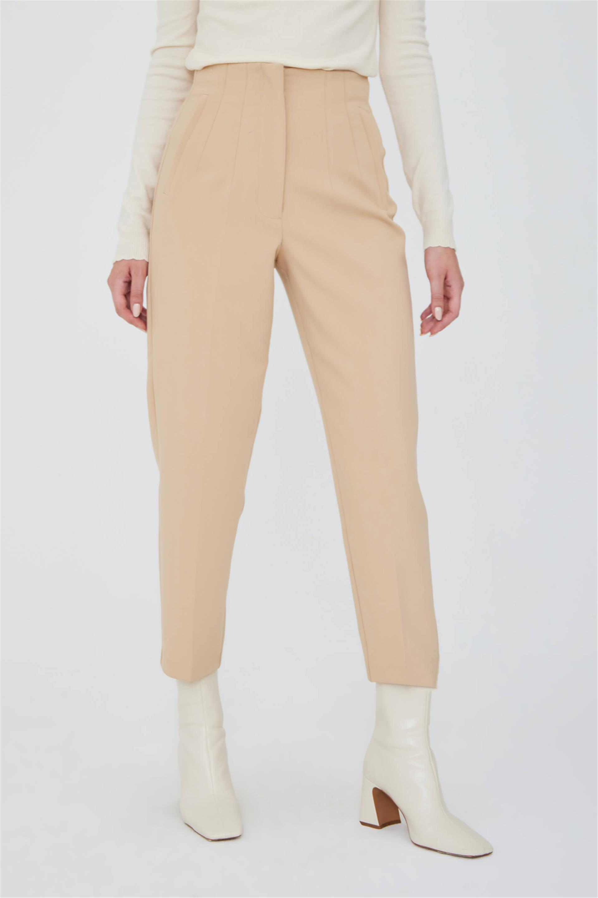 031041 - BG  DART DETAILED WRIST LENGTH PANTS