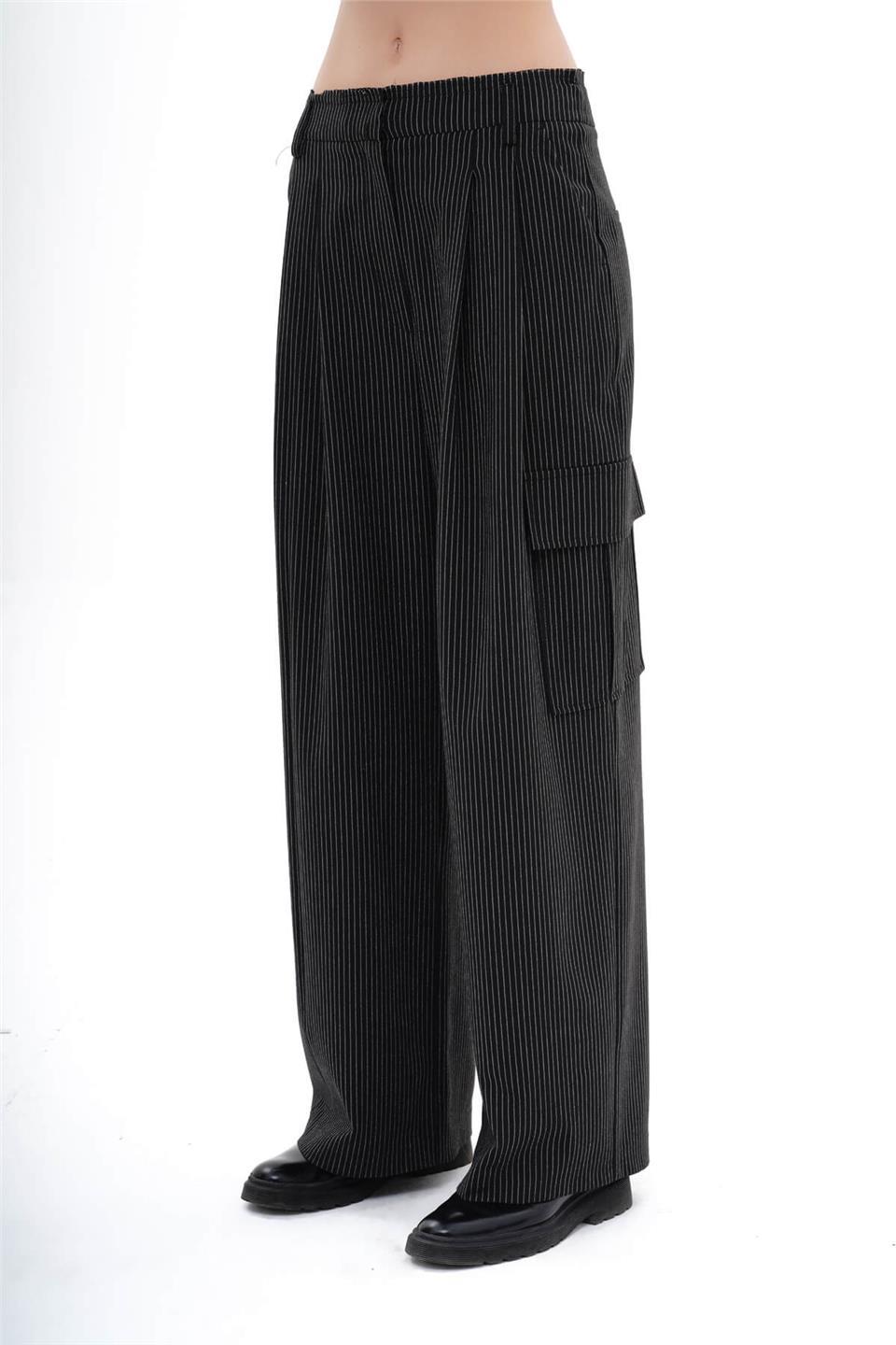 031228 STRIPED PANTS WITH CARGO POCKETS