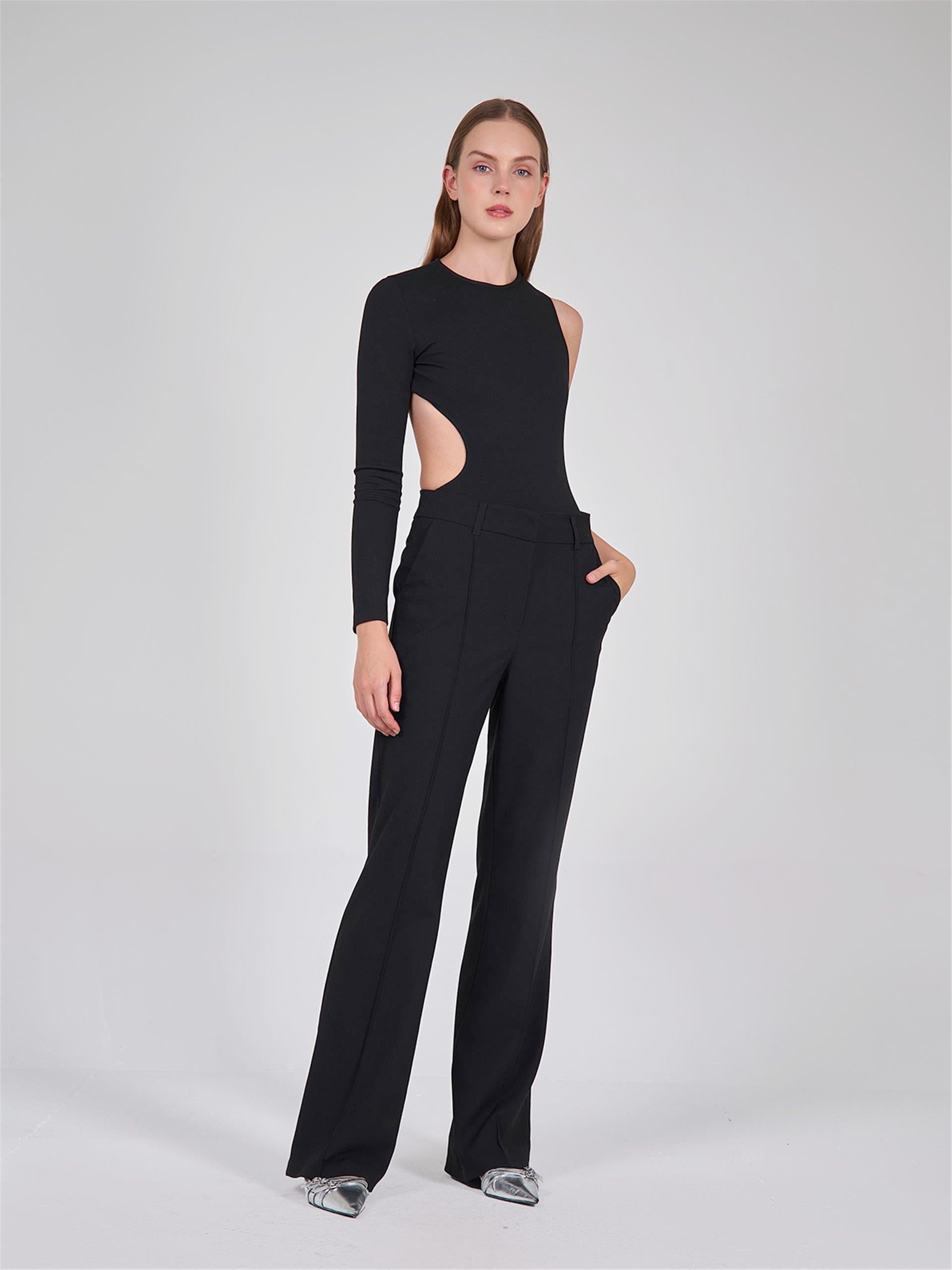 031259 LONG BUSTIER WITH STRAPS AND FLAP POCKETS