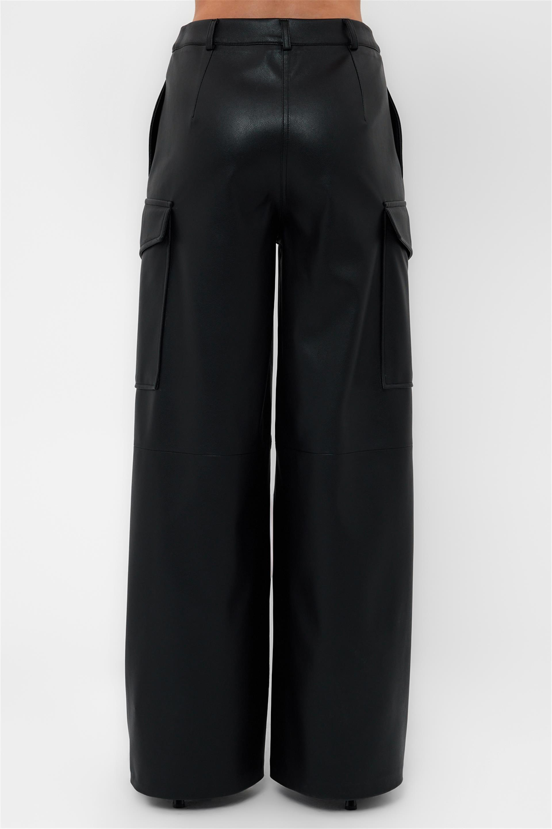 031269 PU-LEATHER CARGO PANTS