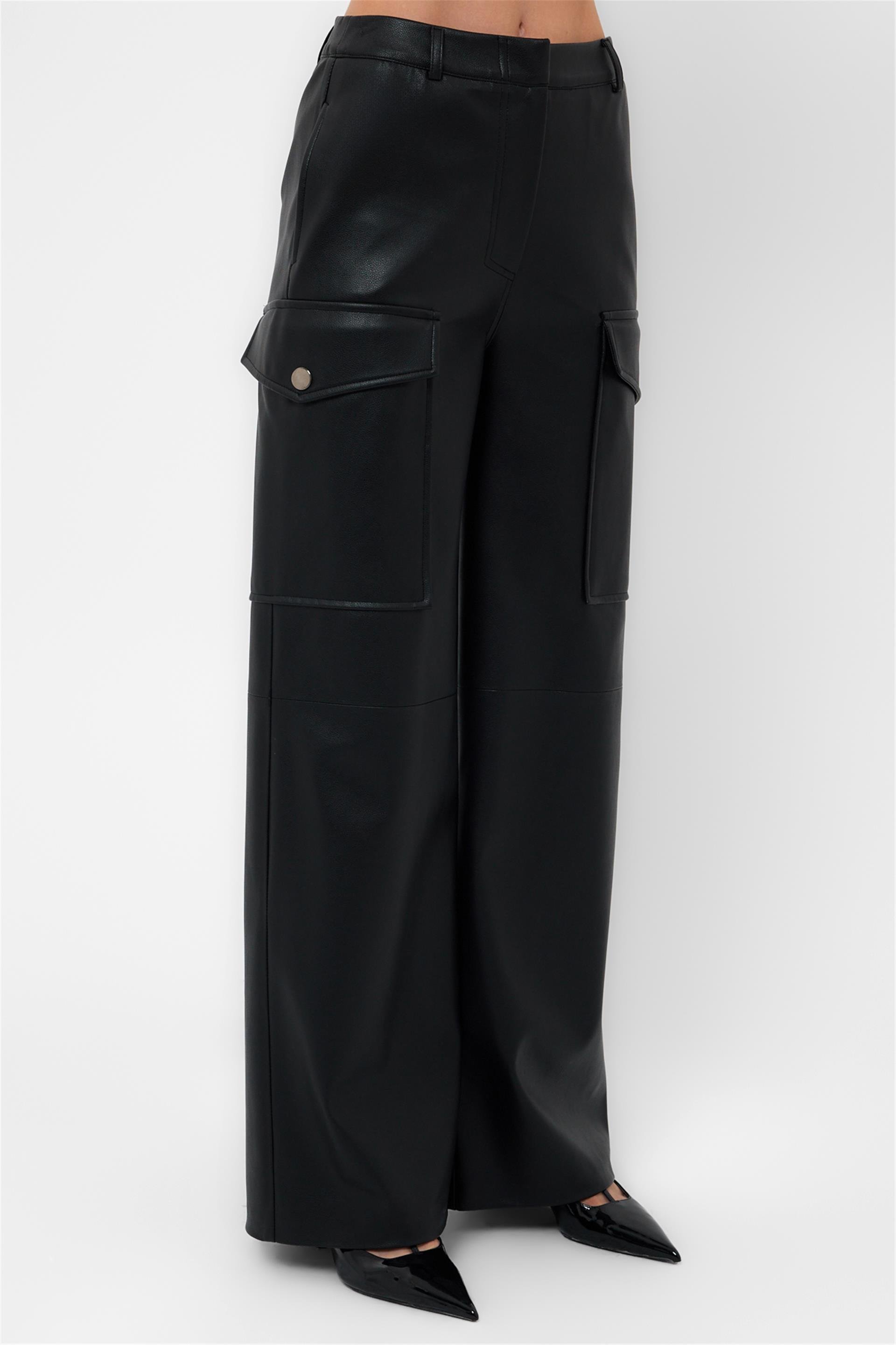 031269 PU-LEATHER CARGO PANTS