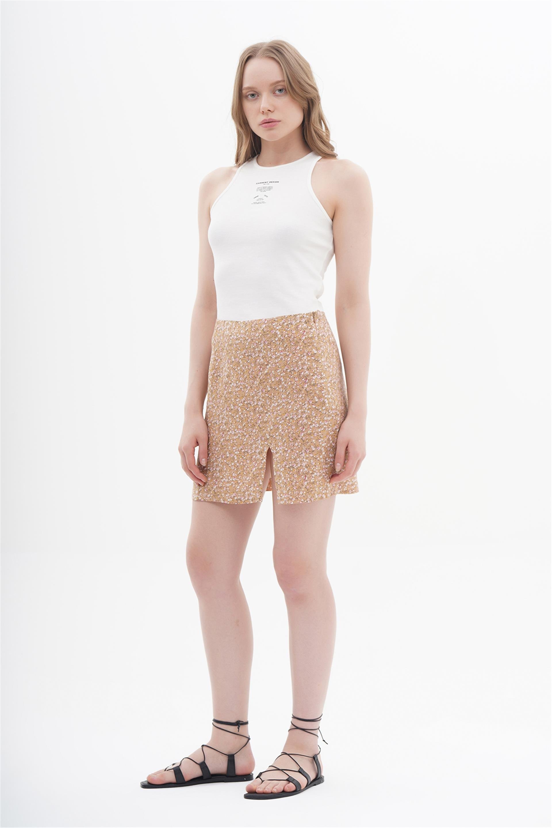 040845 FLORAL PRINTED MINI SKIRT WITH SLIT