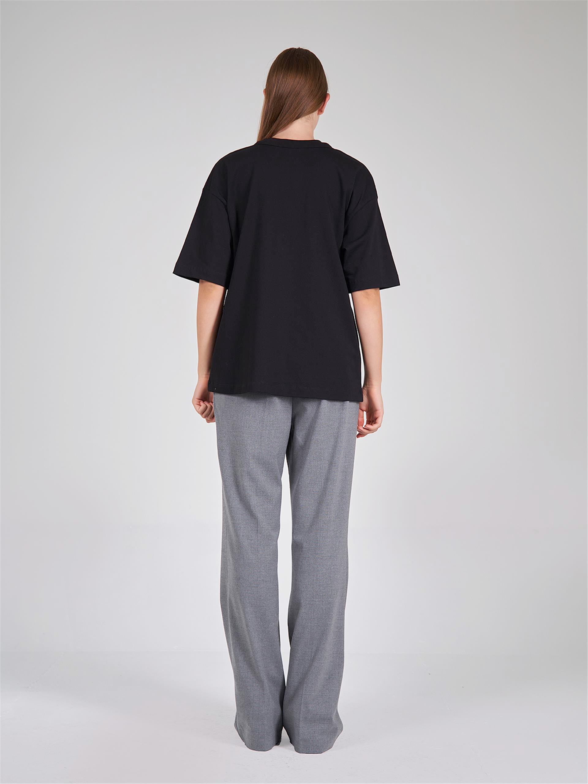 050552 OVERSIZE T-SHIRT WITH  LACE DETAIL ON THE NECK