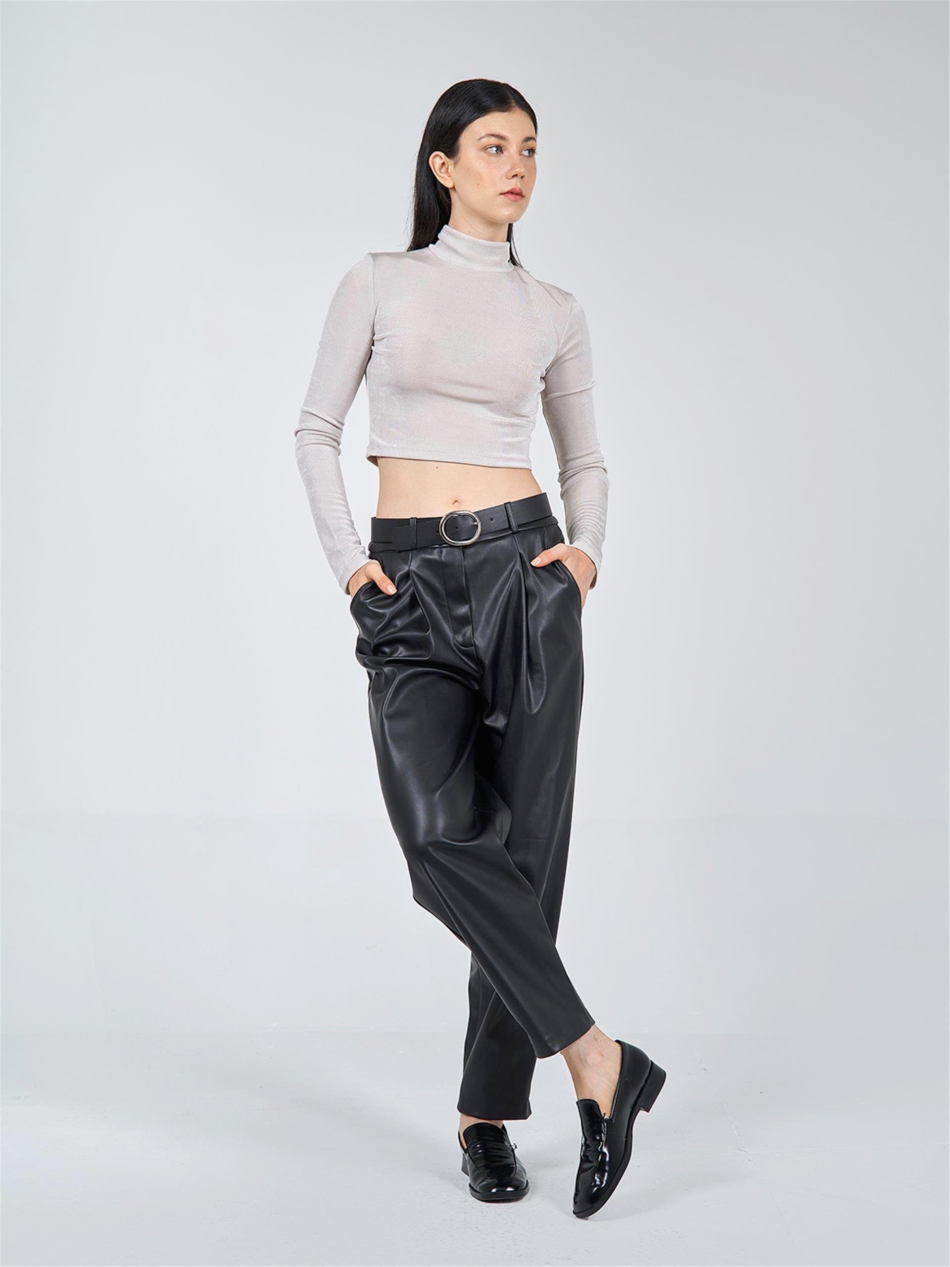 071496  LONG SLEEVE TURTLENECK CROP TOP