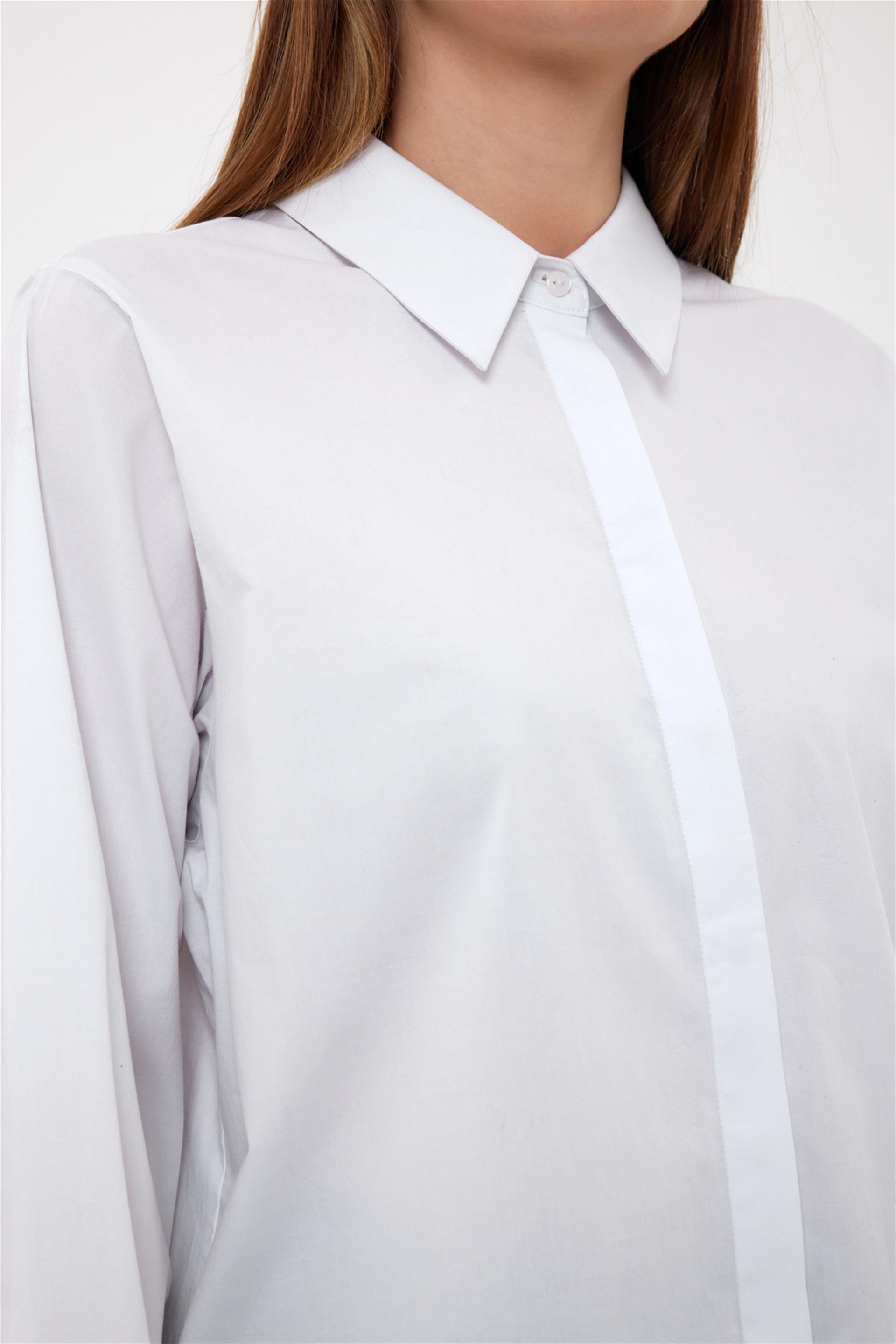 080506 OVERSIZED SHIRT WITH BACK BUTTON