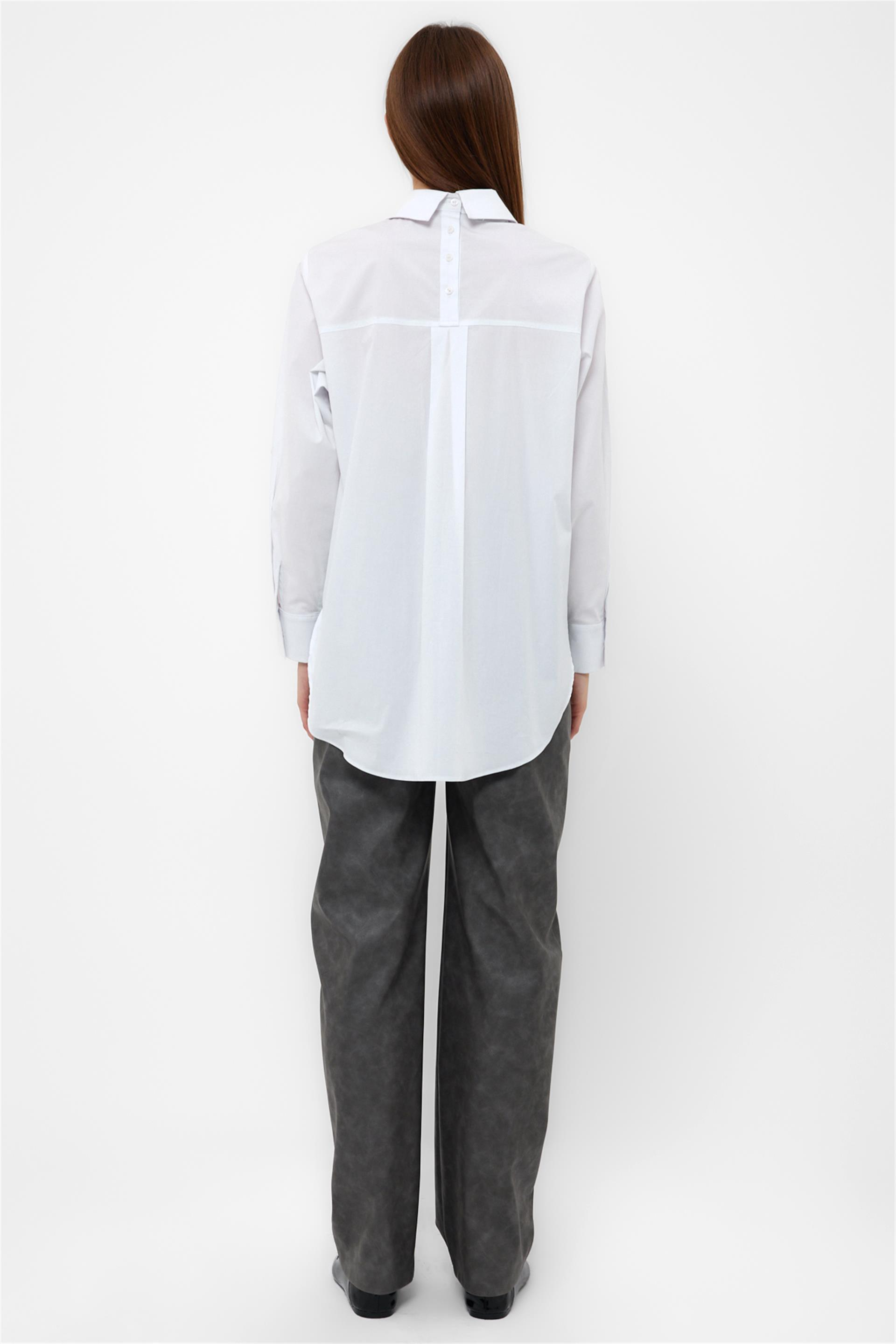 080506 OVERSIZED SHIRT WITH BACK BUTTON