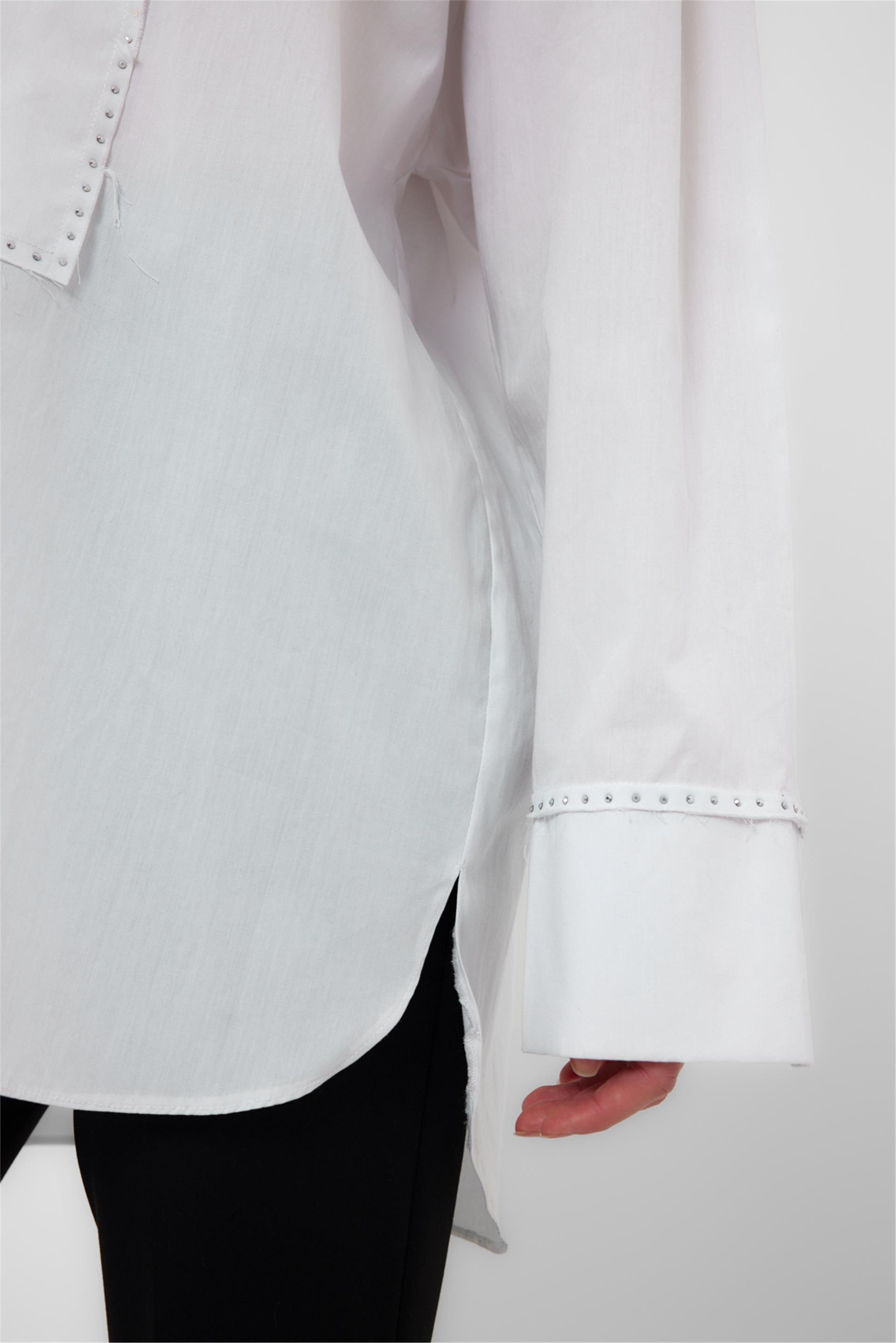 080509 OVERSIZED SHIRT WITH STUDS