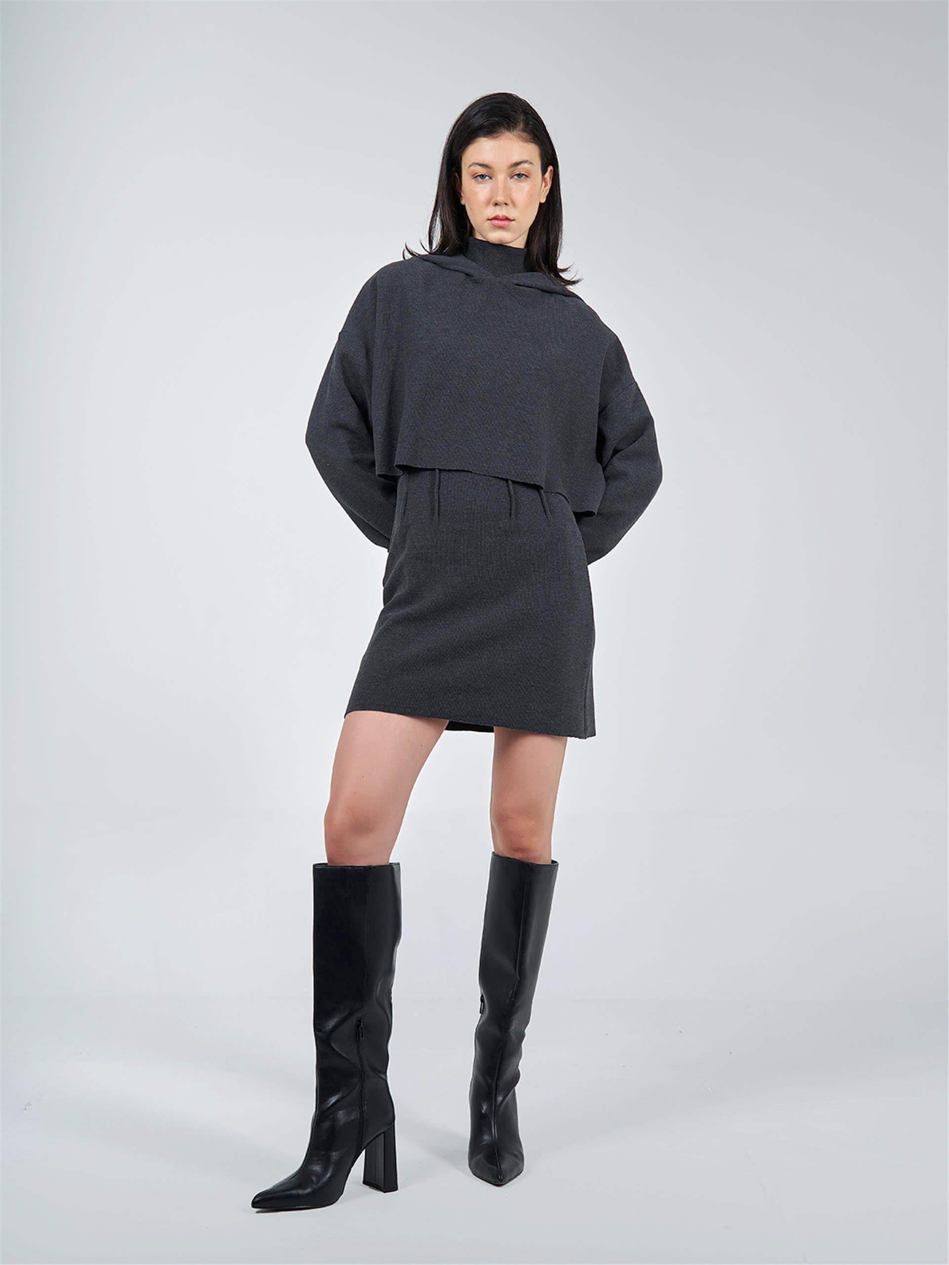 090568 LONG SLEEVE CROP HOODIE