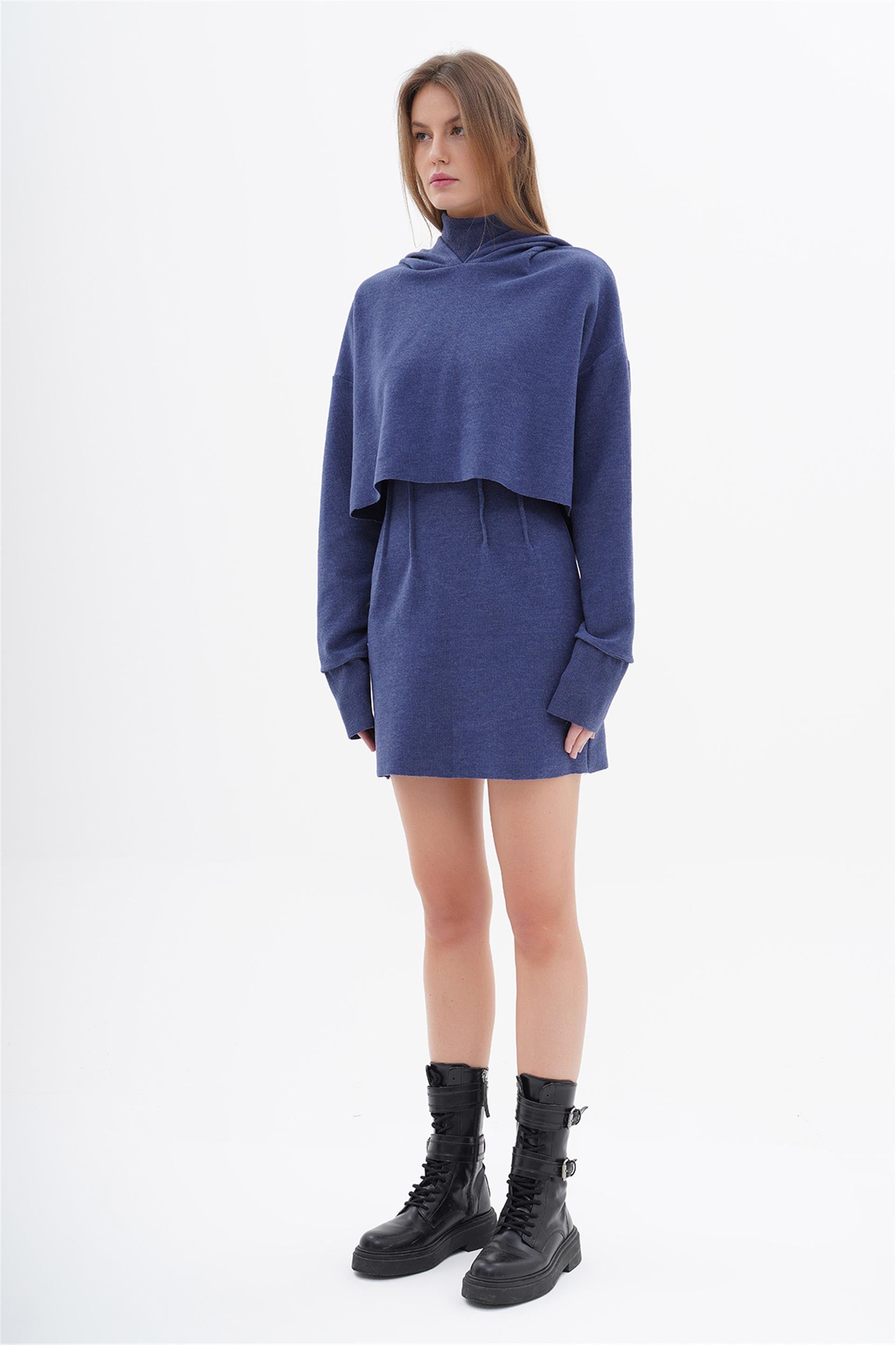 090568 LONG SLEEVE CROP HOODIE