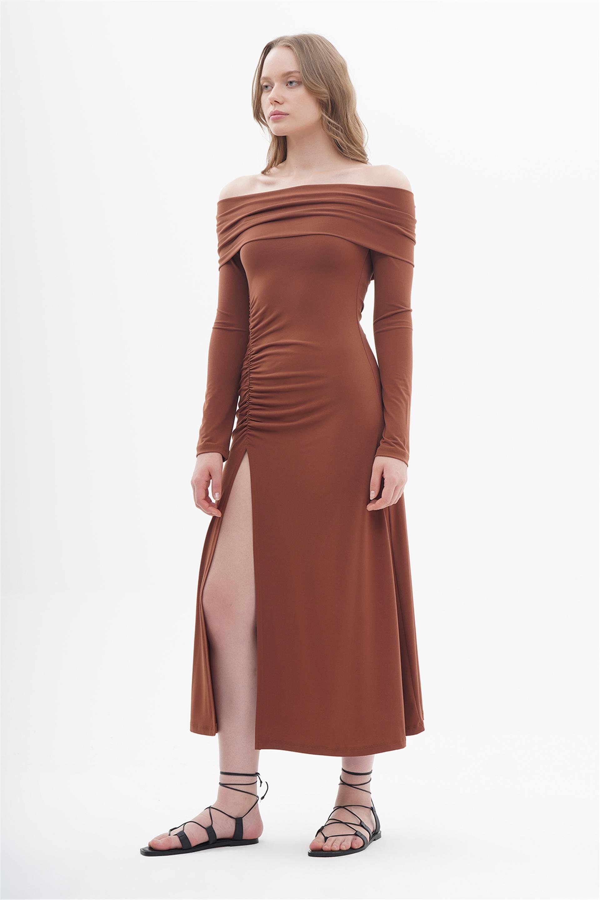 111239 RUFFLED LONG JERSEY DRESS WITH LONG SLEEVE AND DEEP SLIT