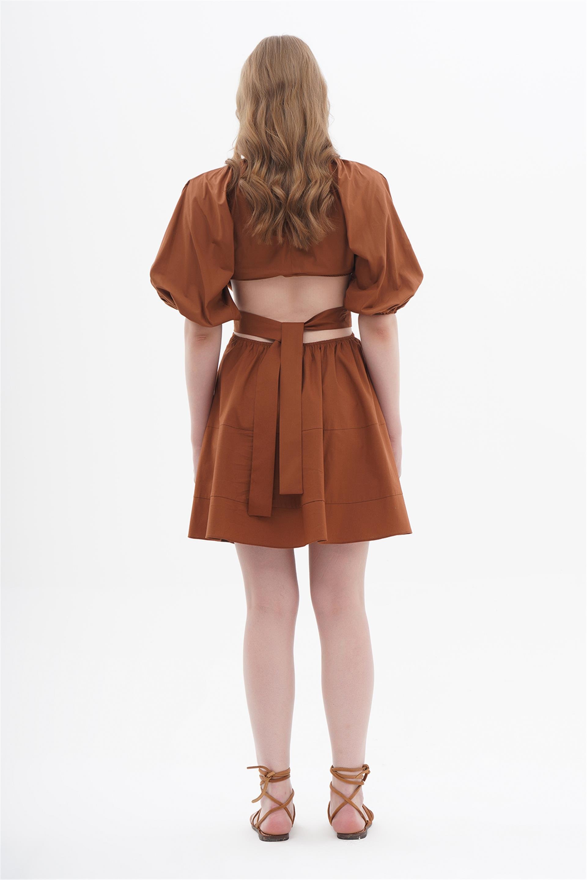 111250 SHIRT DRESS WITH ELASTIC WAISTBAND AND CUT OUTS
