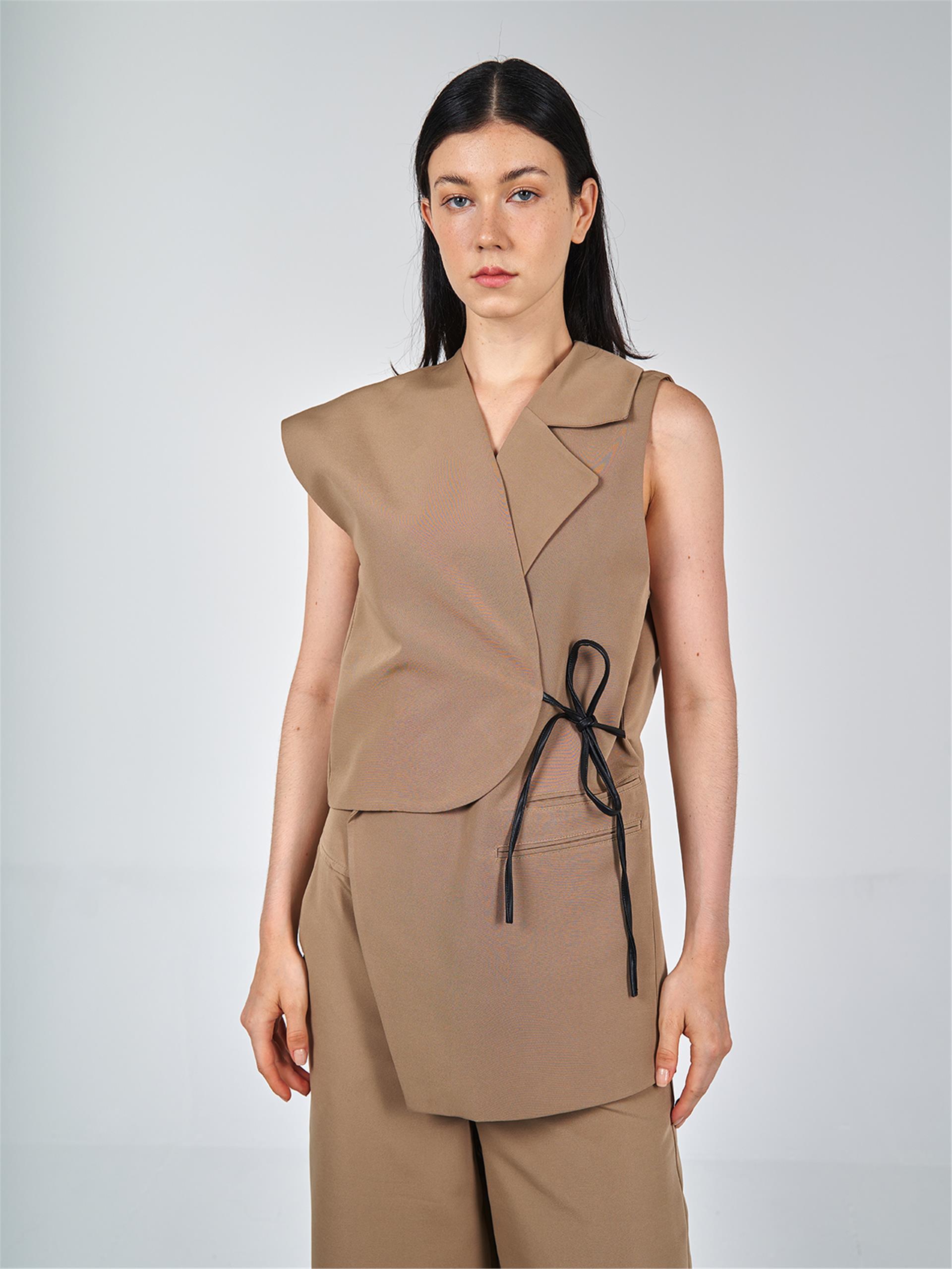 120503 ASYMMETRICAL SLEEVELESS VEST WITH CONTRAST BINDING