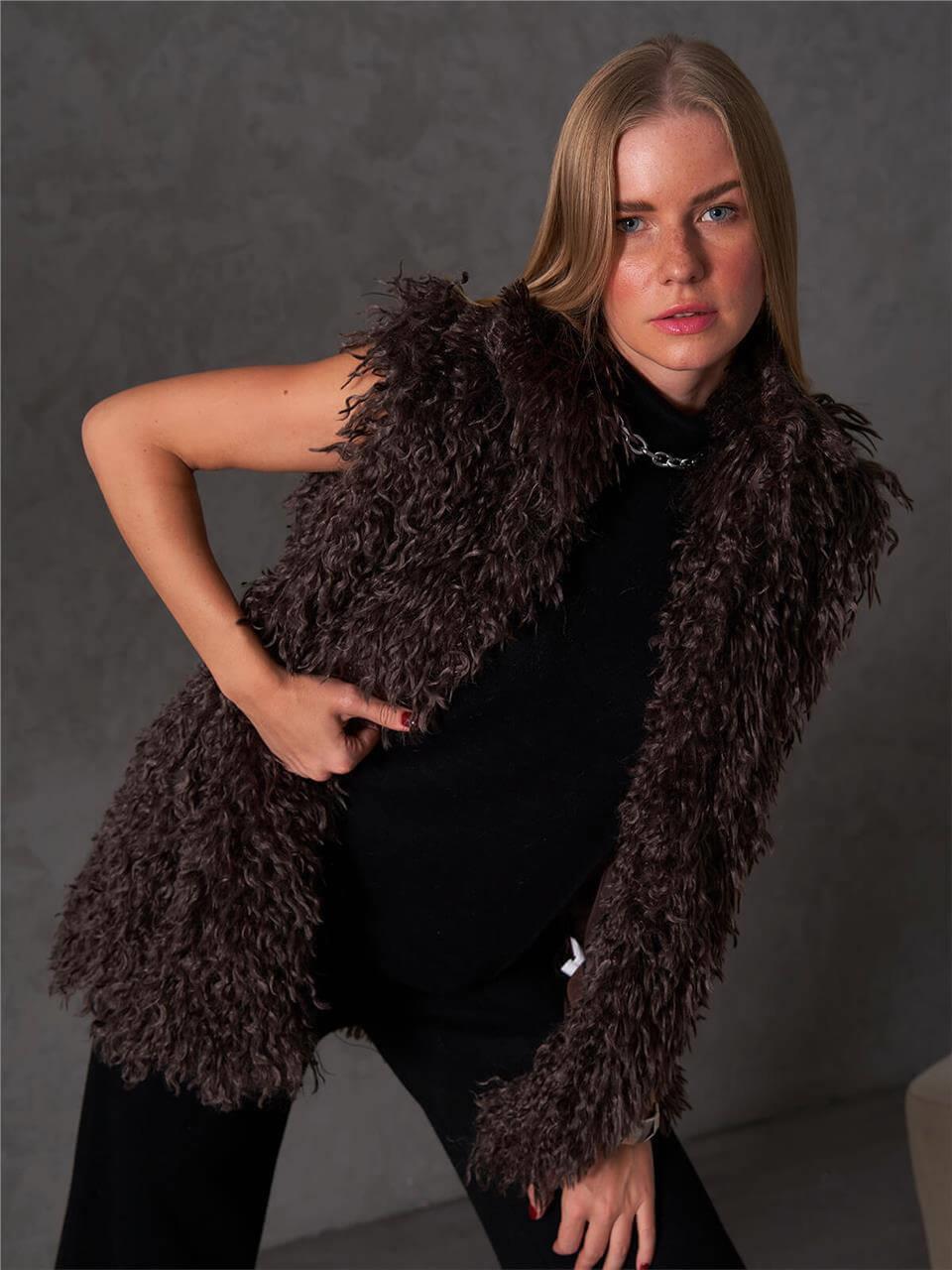 120553 Kolsuz Kürk Yelek