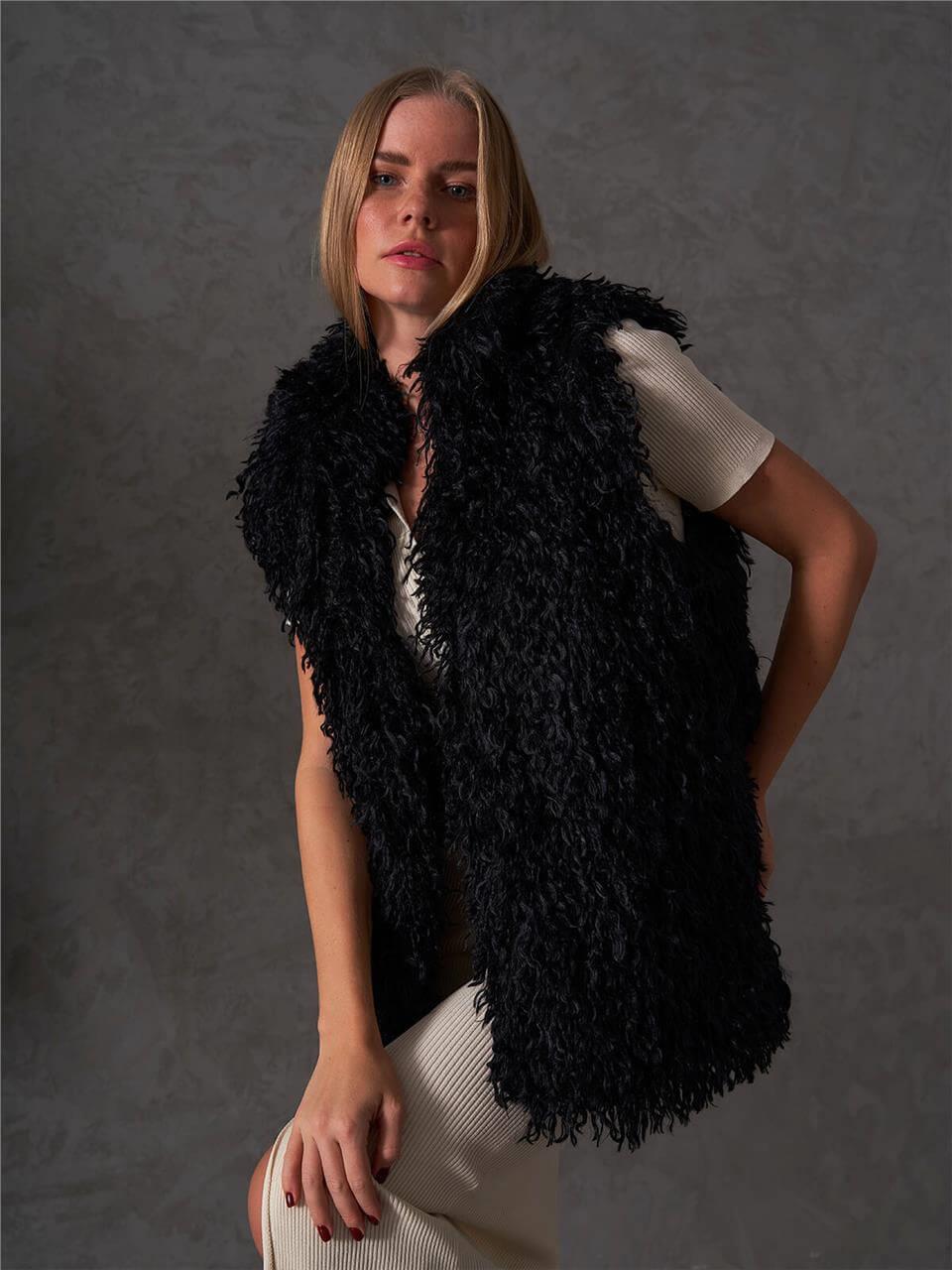 120553 Kolsuz Kürk Yelek