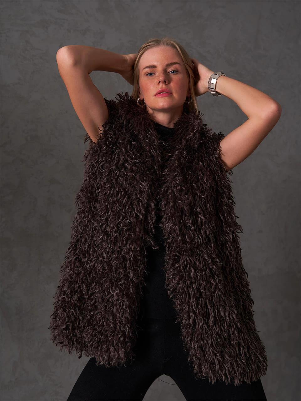 120553 Kolsuz Kürk Yelek