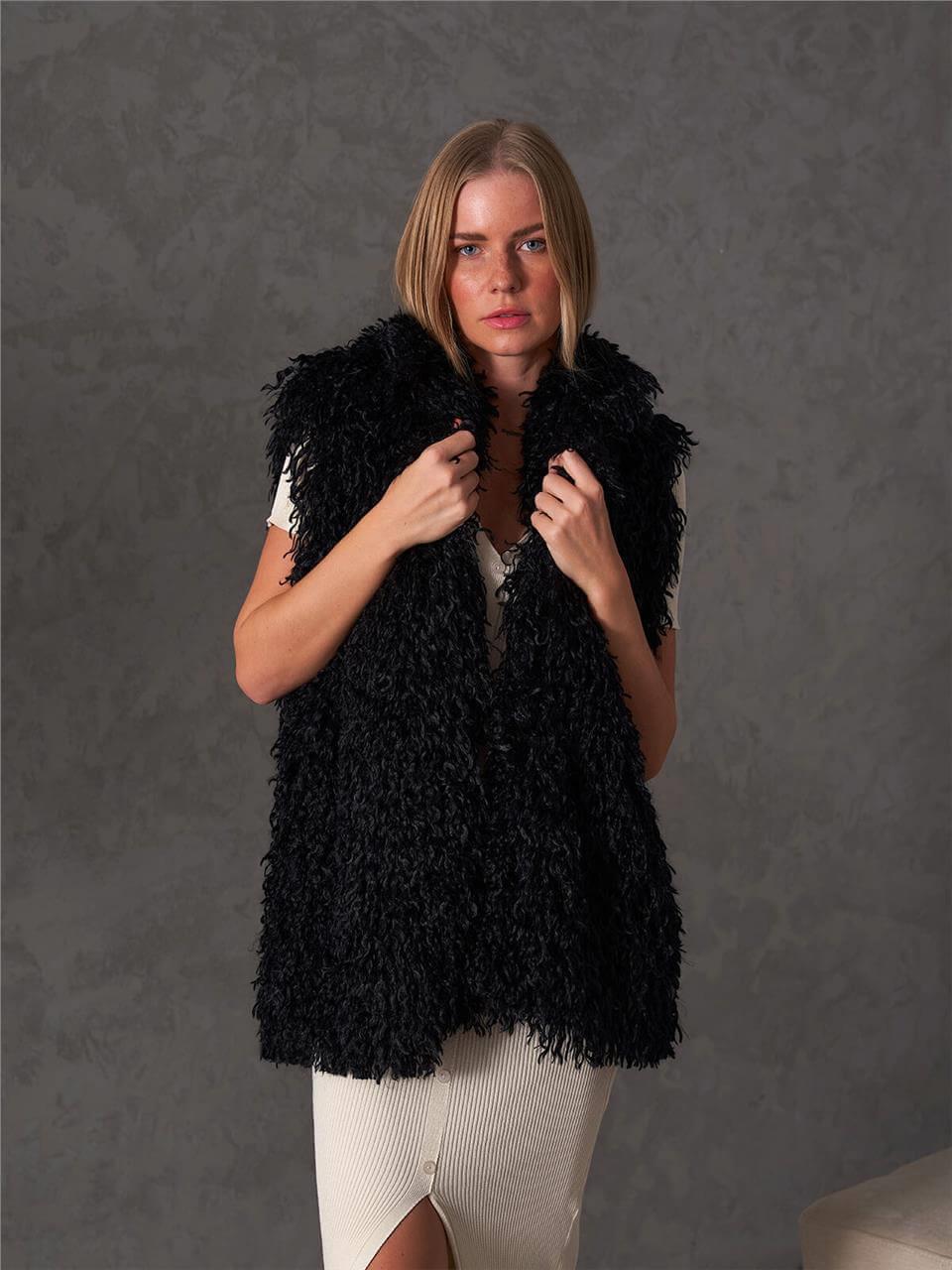 120553 Kolsuz Kürk Yelek