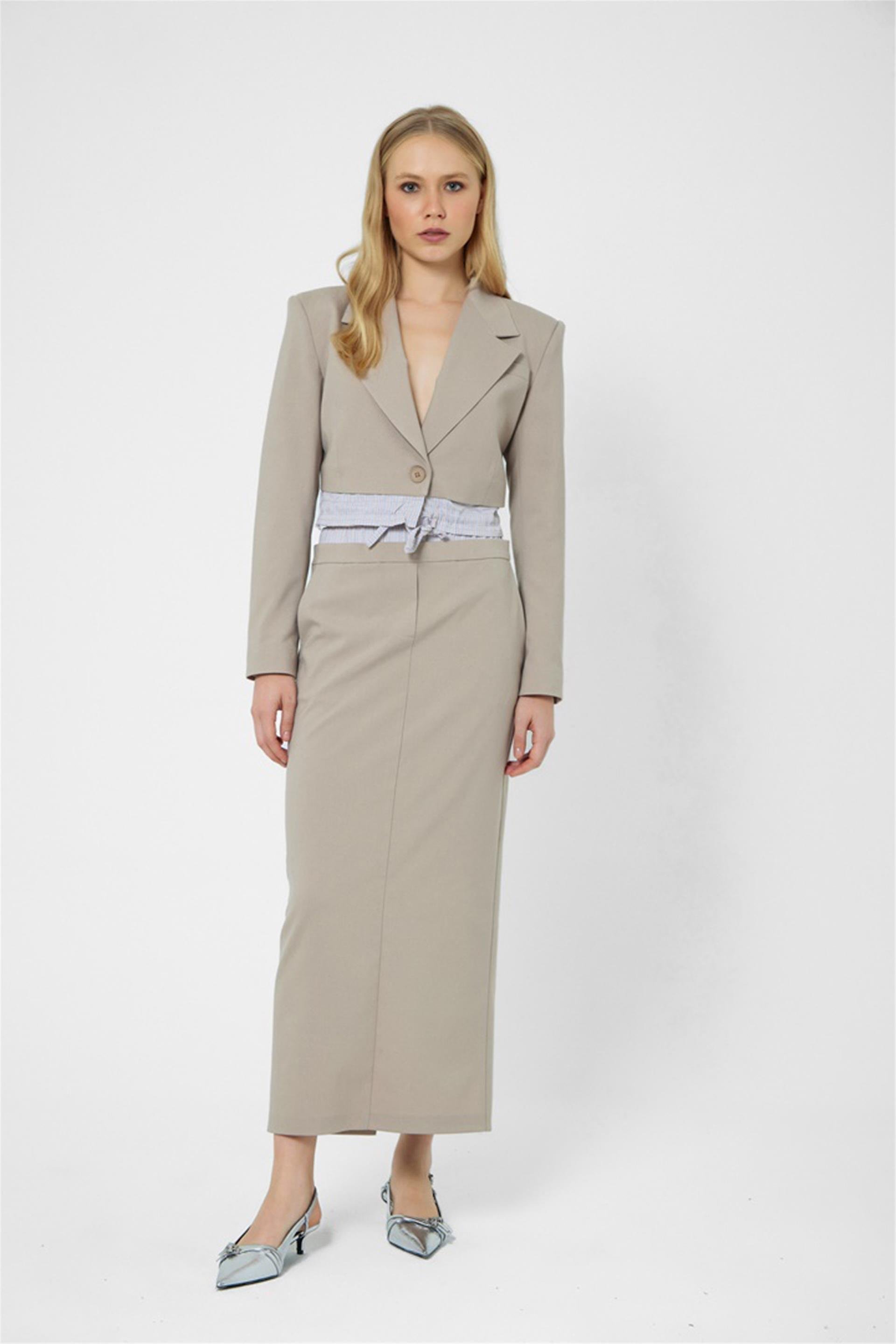 130760 CROP JACKET WITH BOXER SHORTS WAISTBAND DETAIL