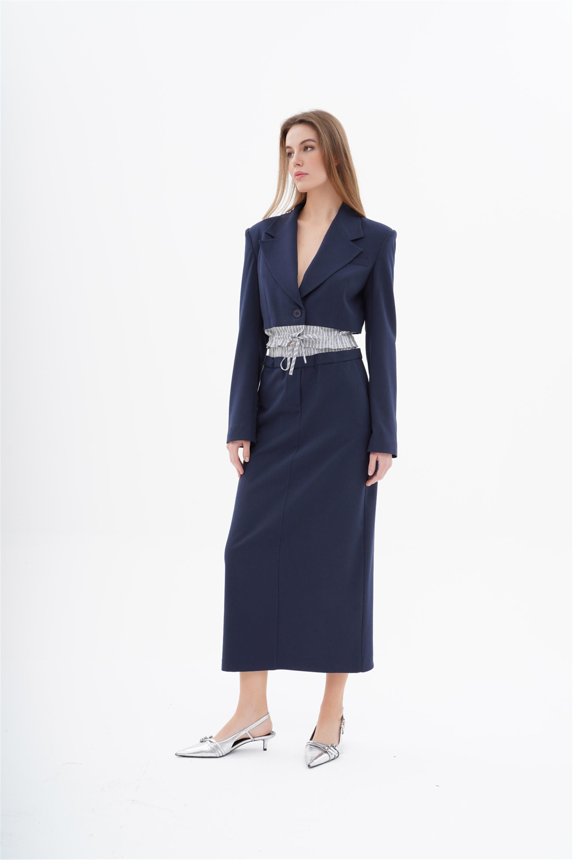 130760 CROP JACKET WITH BOXER SHORTS WAISTBAND DETAIL