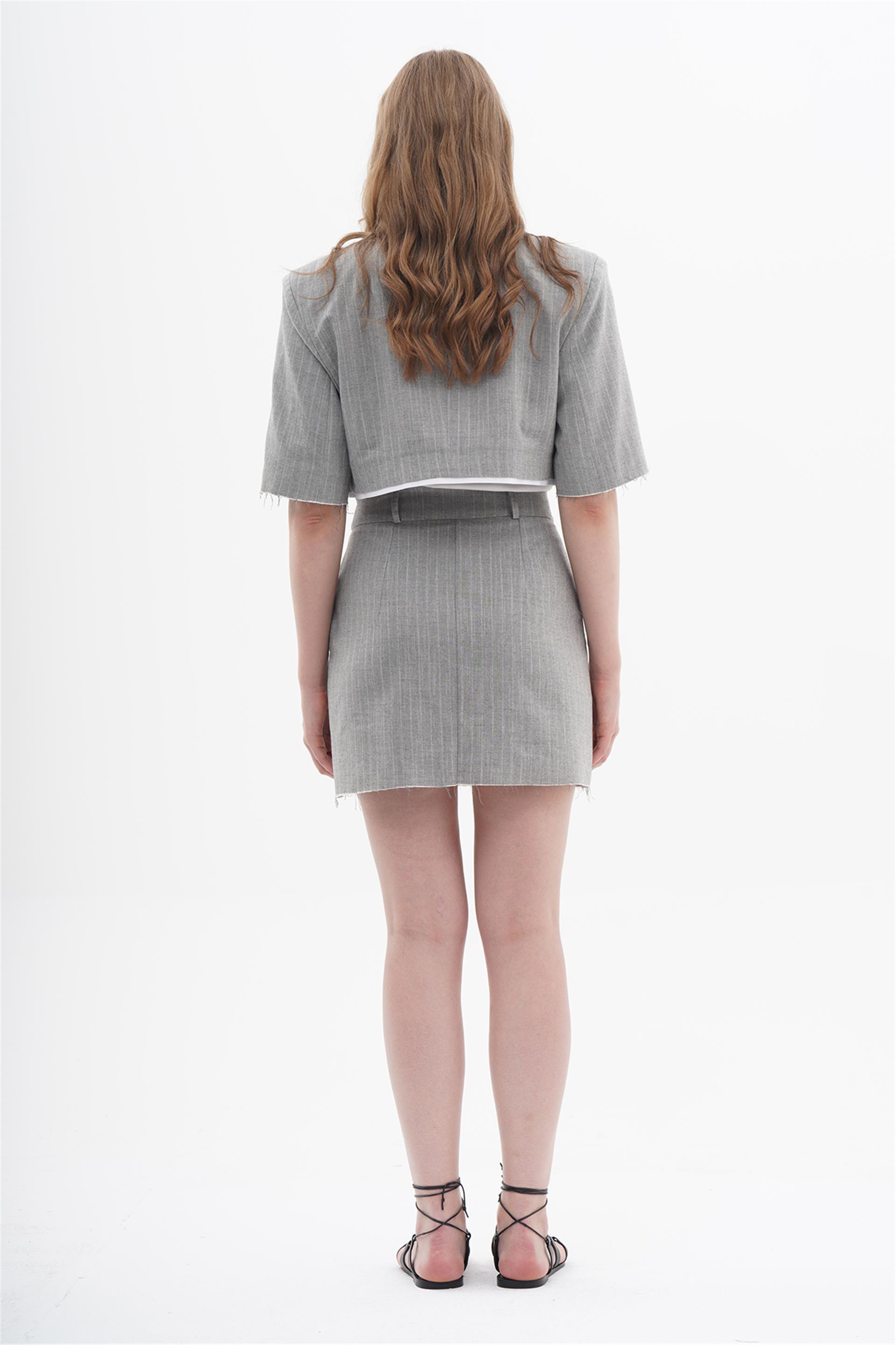 130765 STRIPED CROP BLAZER WITH CUT EDGES