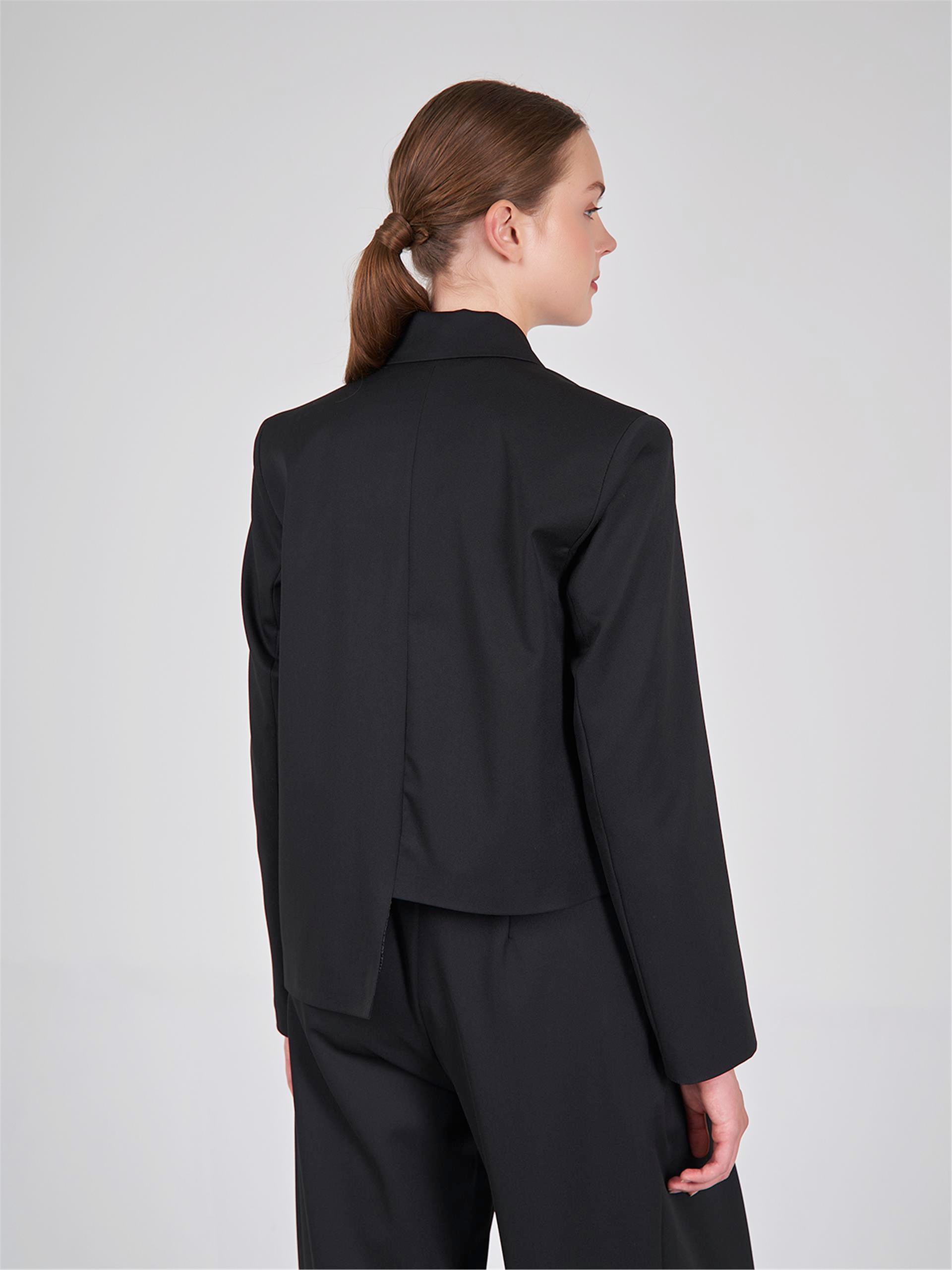 130802 BLAZER WITH ASYMMETRICAL FRONT CLOSING