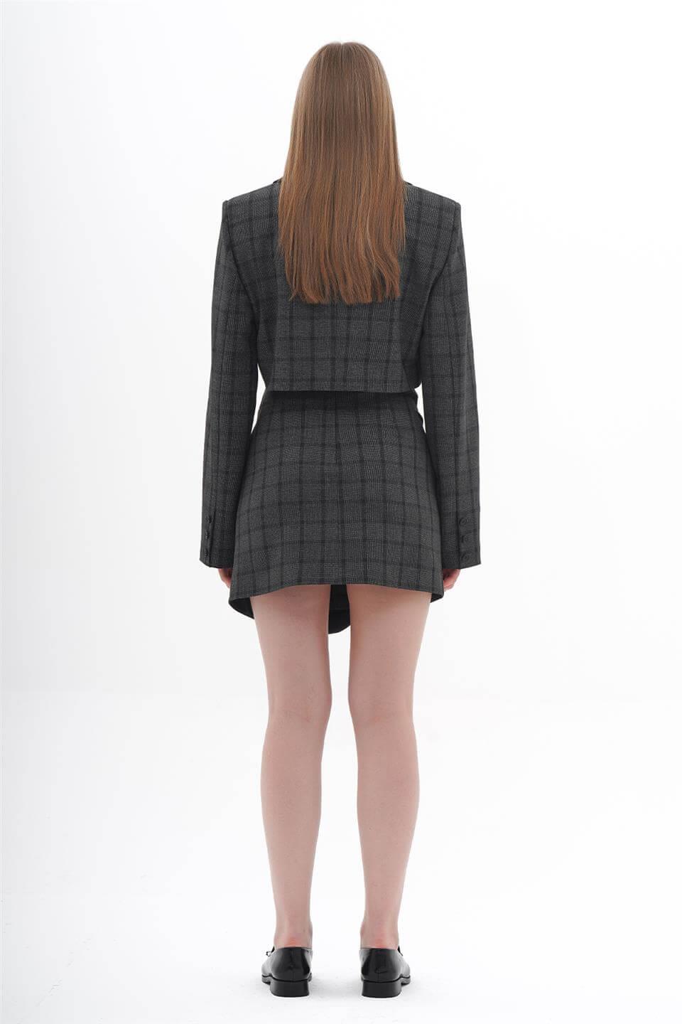 130818 LONG SLEEVE CHECK CROP BLAZER