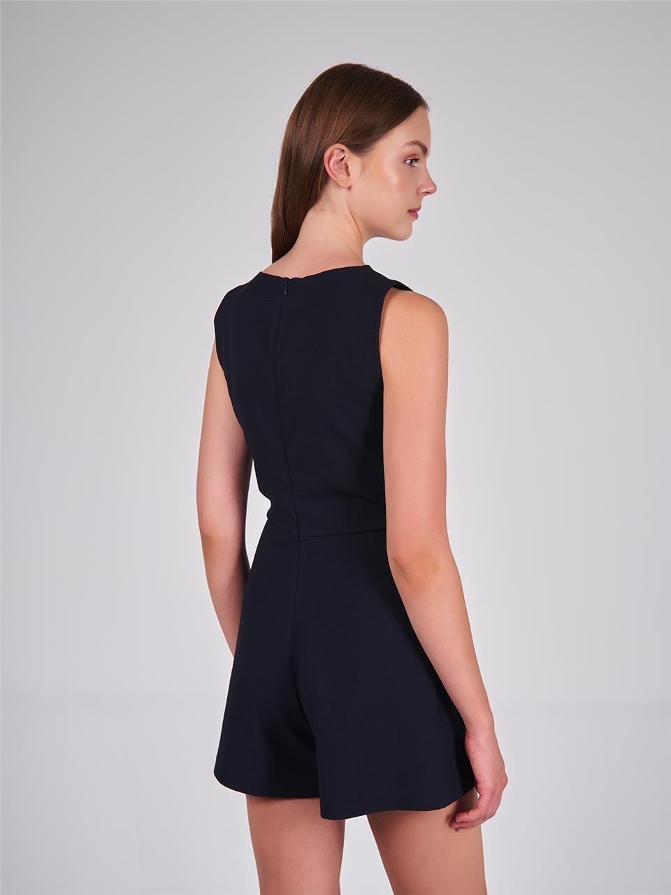 180478 SLEEVELESS SHORT JUMPSUIT