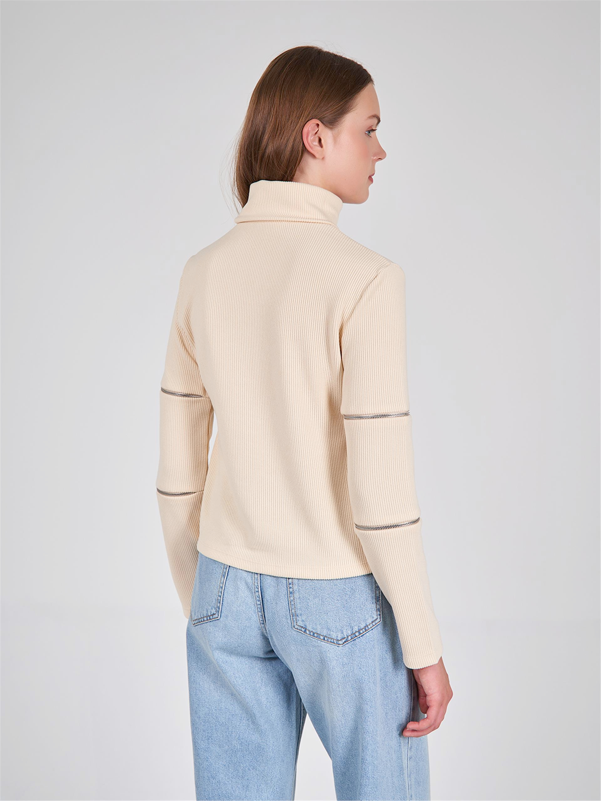 190691 HIGH NECK JERSEY SWEATER WITH ZIPPER DETAILED ARMS