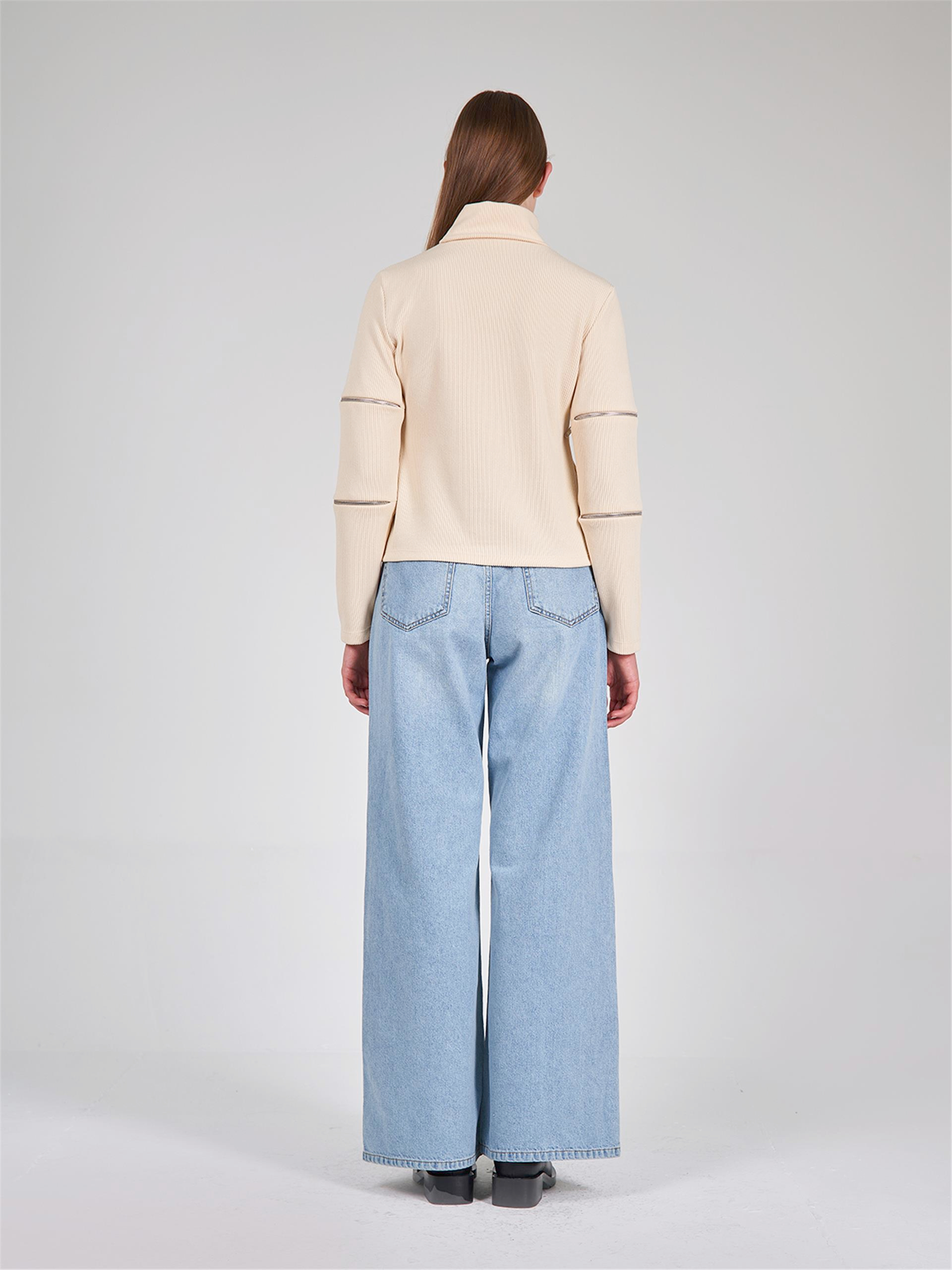 190691 HIGH NECK JERSEY SWEATER WITH ZIPPER DETAILED ARMS