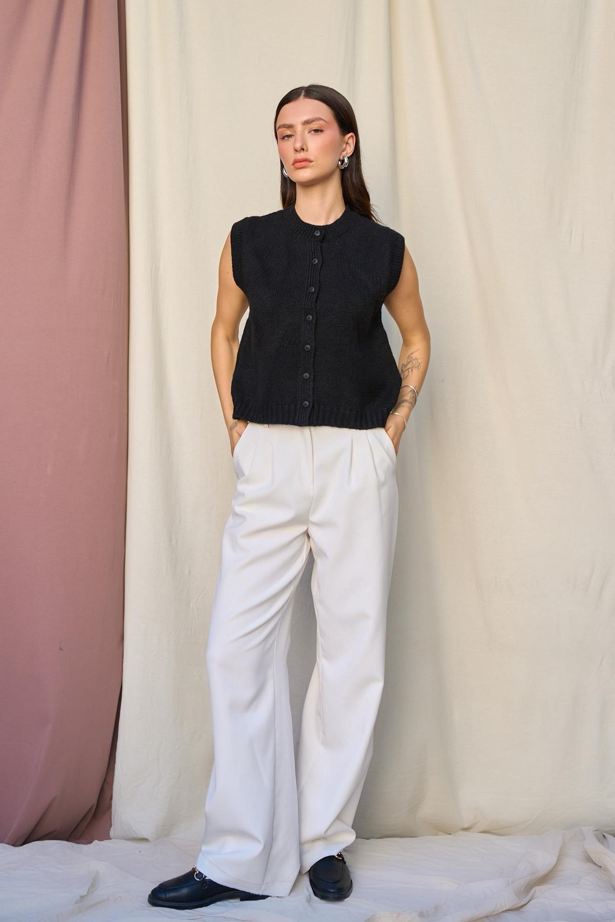 Düz Düğmeli Yelek - Siyah