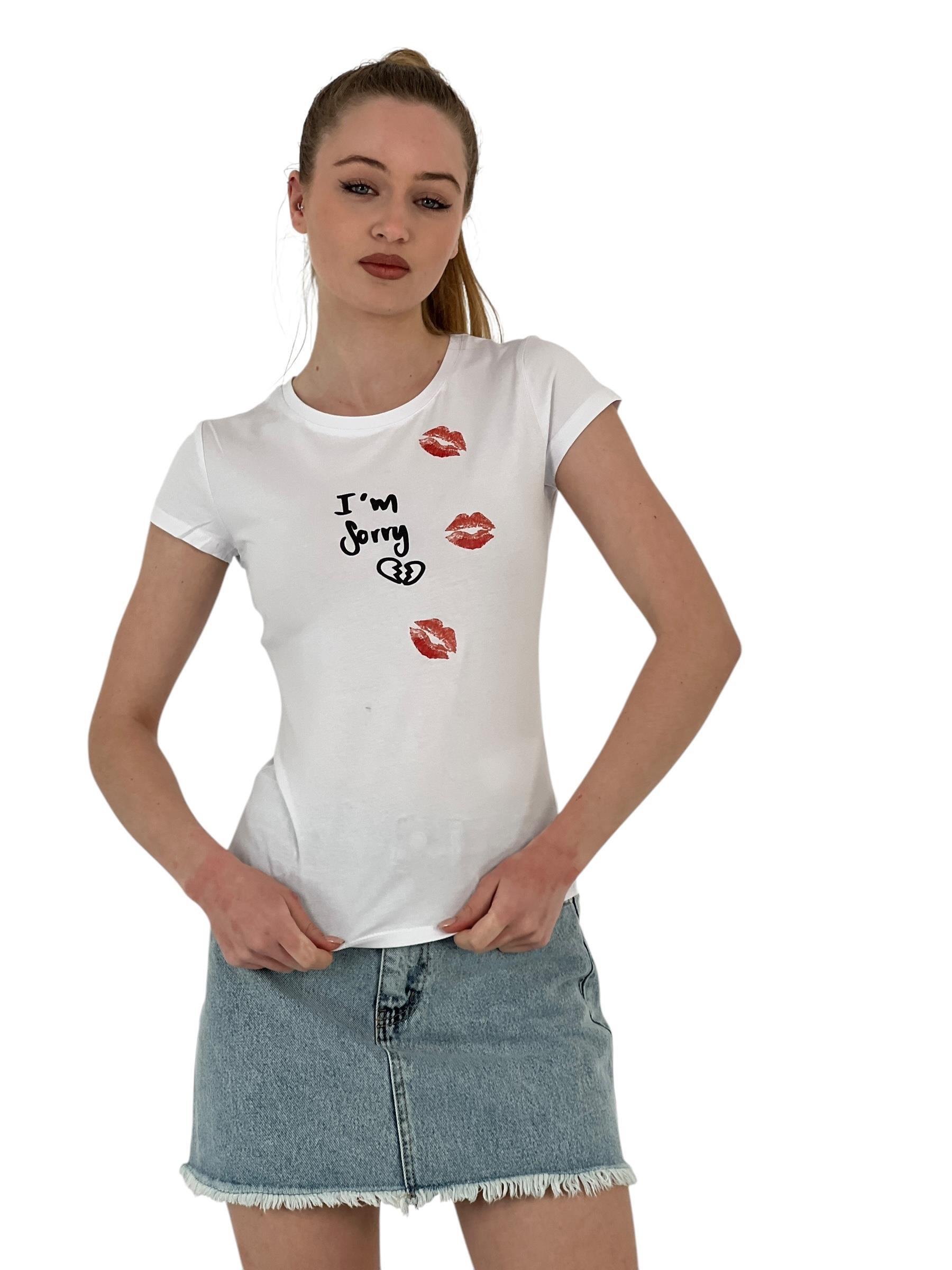 Kadın Öpücüklü Baskılı Kısa Kollu Dar Beyaz Tişört