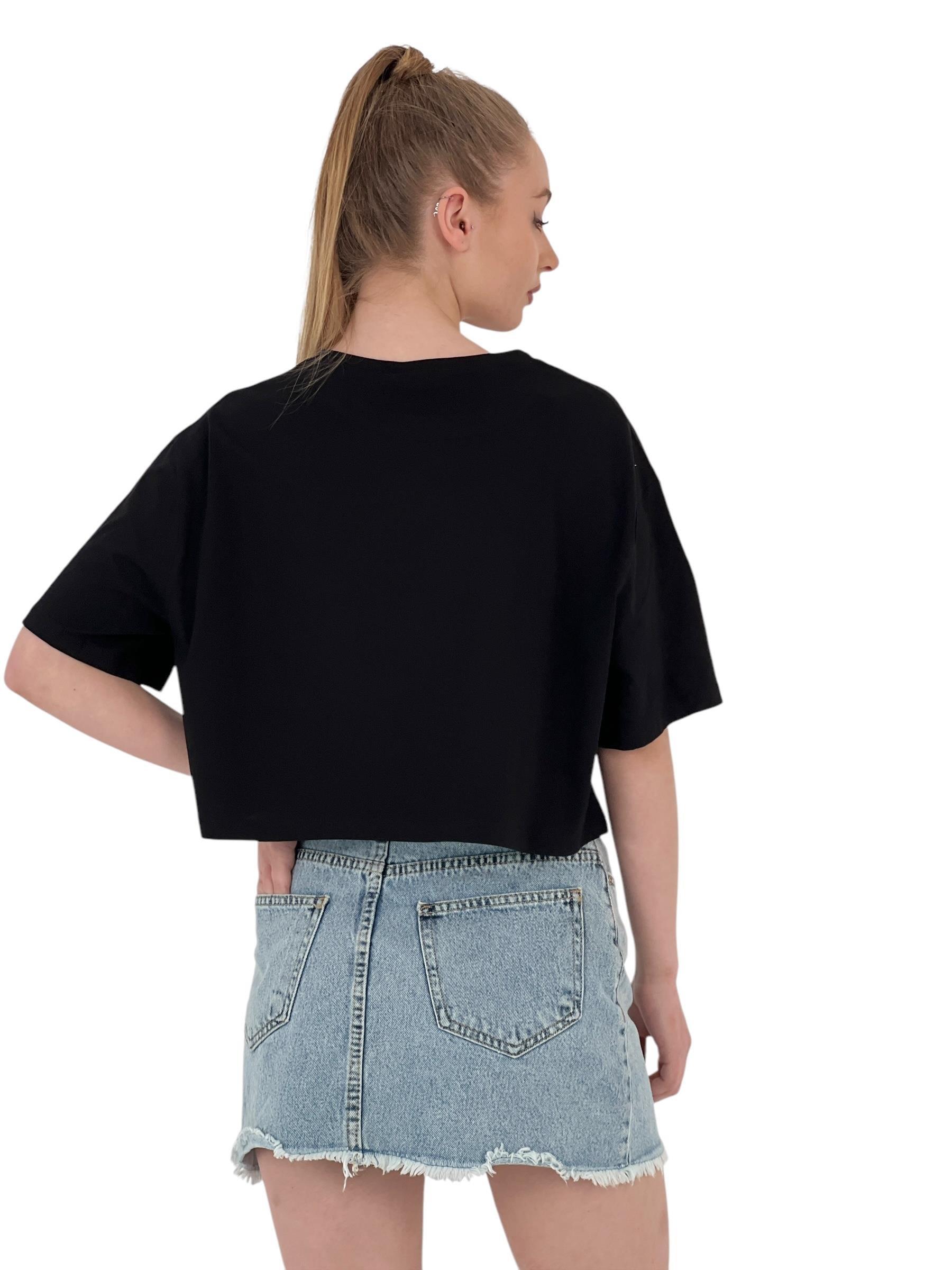 Kadın Oversize Gül Baskılı Kısa Siyah Crop Tişört